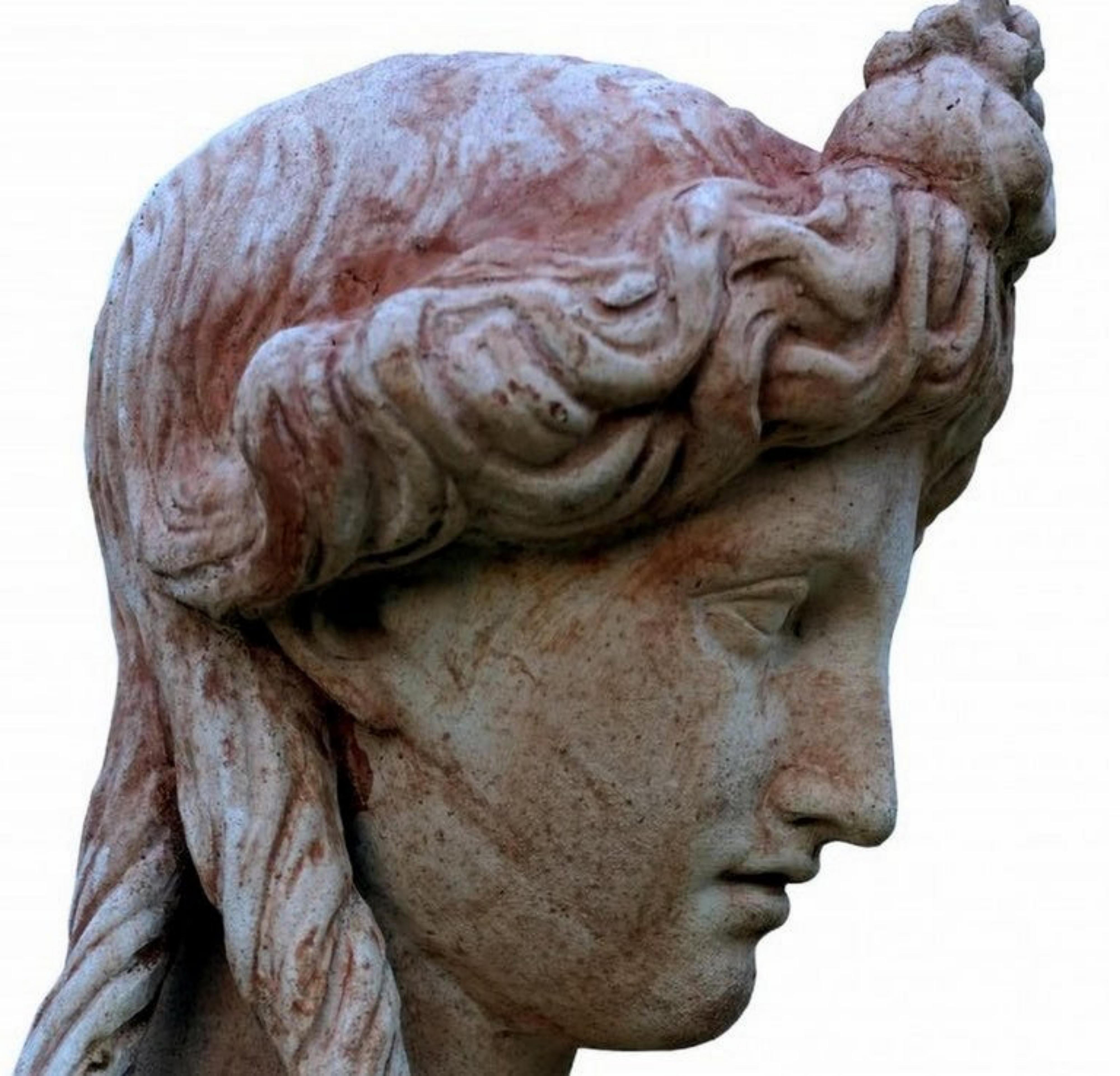 Head in terracotta - Isis of the greek-roman world early 20th century.

Patinated terracotta
cast of a Roman head from the second century BC of the Vatican Museums.
Taken from a plaster, perfect reproduction of the original.
The head is supplied