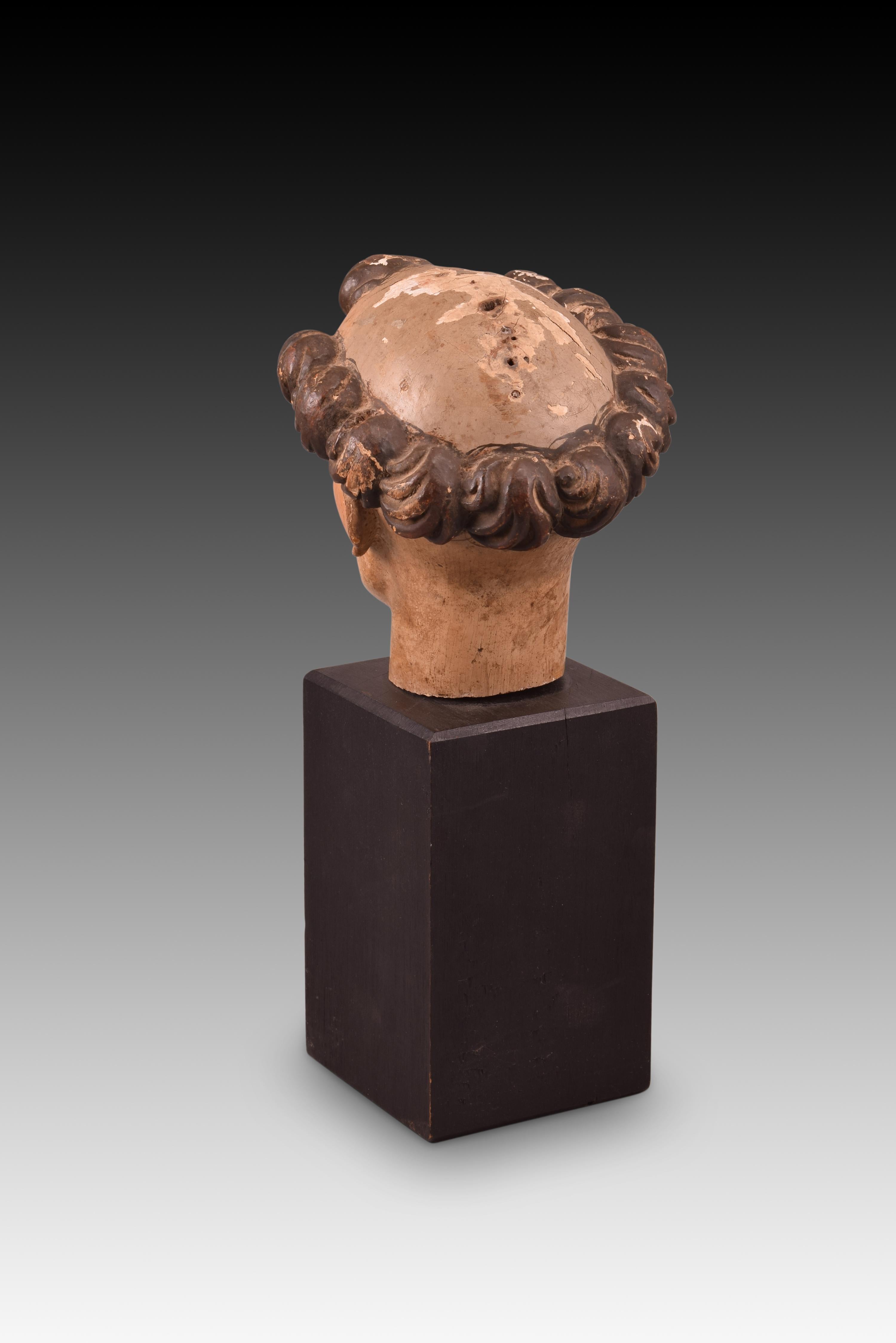 Head of a Saint. Polychromed Wood. 17th Century 'Later Base' In Fair Condition For Sale In Madrid, ES