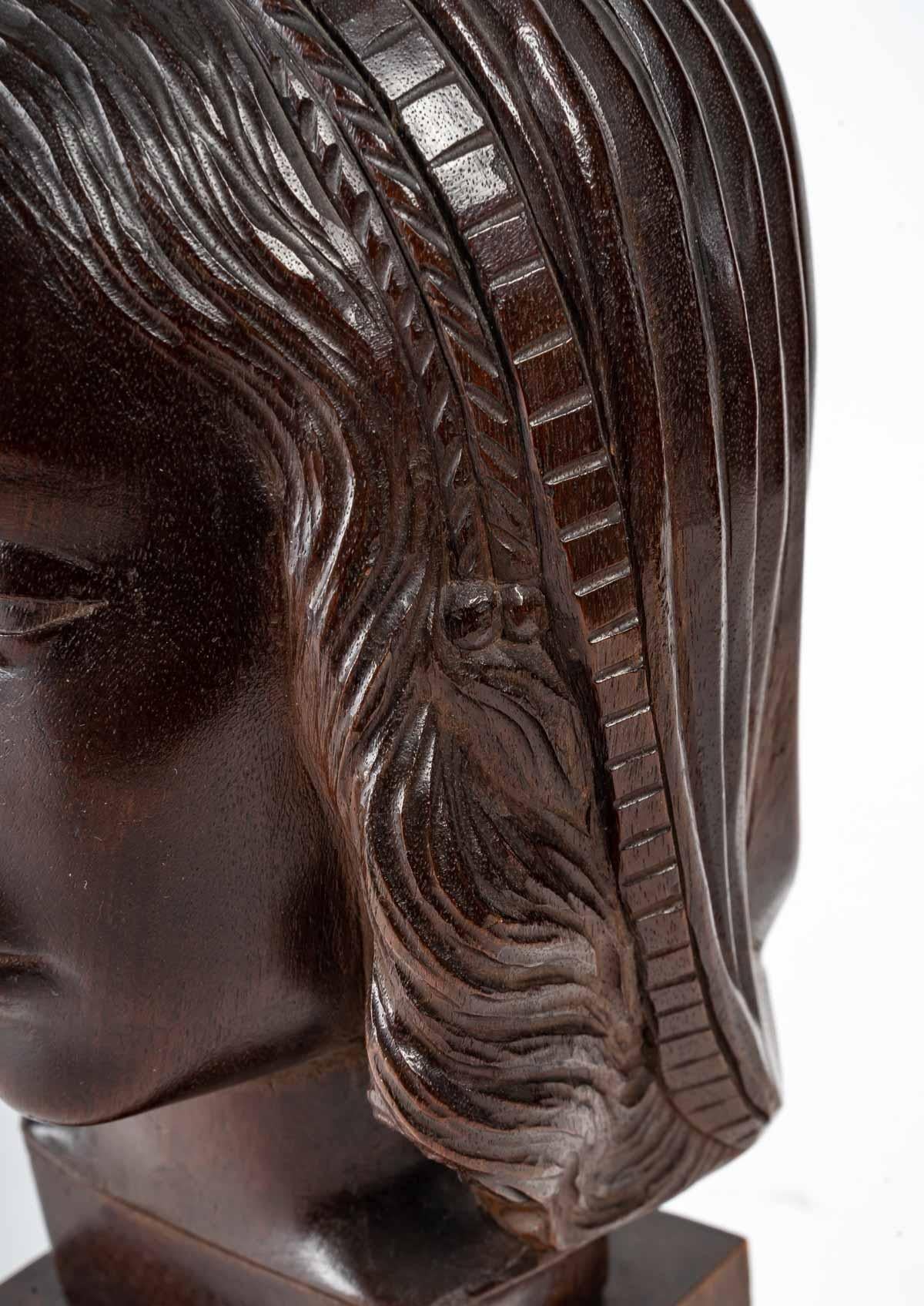 Head of a woman, wood sculpture, Art Deco, 1930
Carved wood sculpture, in the taste of the renaissance, beautiful quality of work, 1930, Art Deco style.
H: 36 cm, W: 18 cm, D: 17 cm.
 