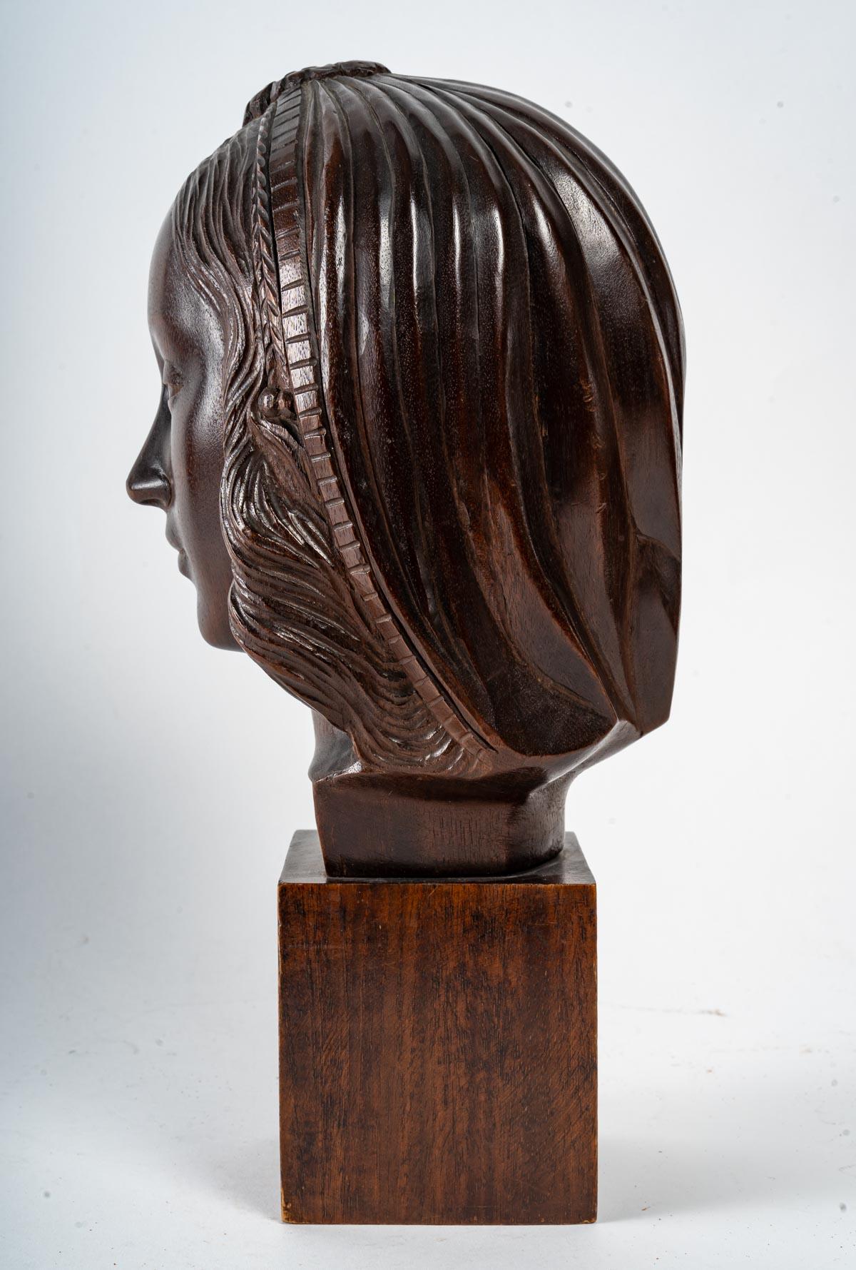 Kopf einer Frau, Holzskulptur, Art déco-Skulptur, 1930 (Renaissance) im Angebot