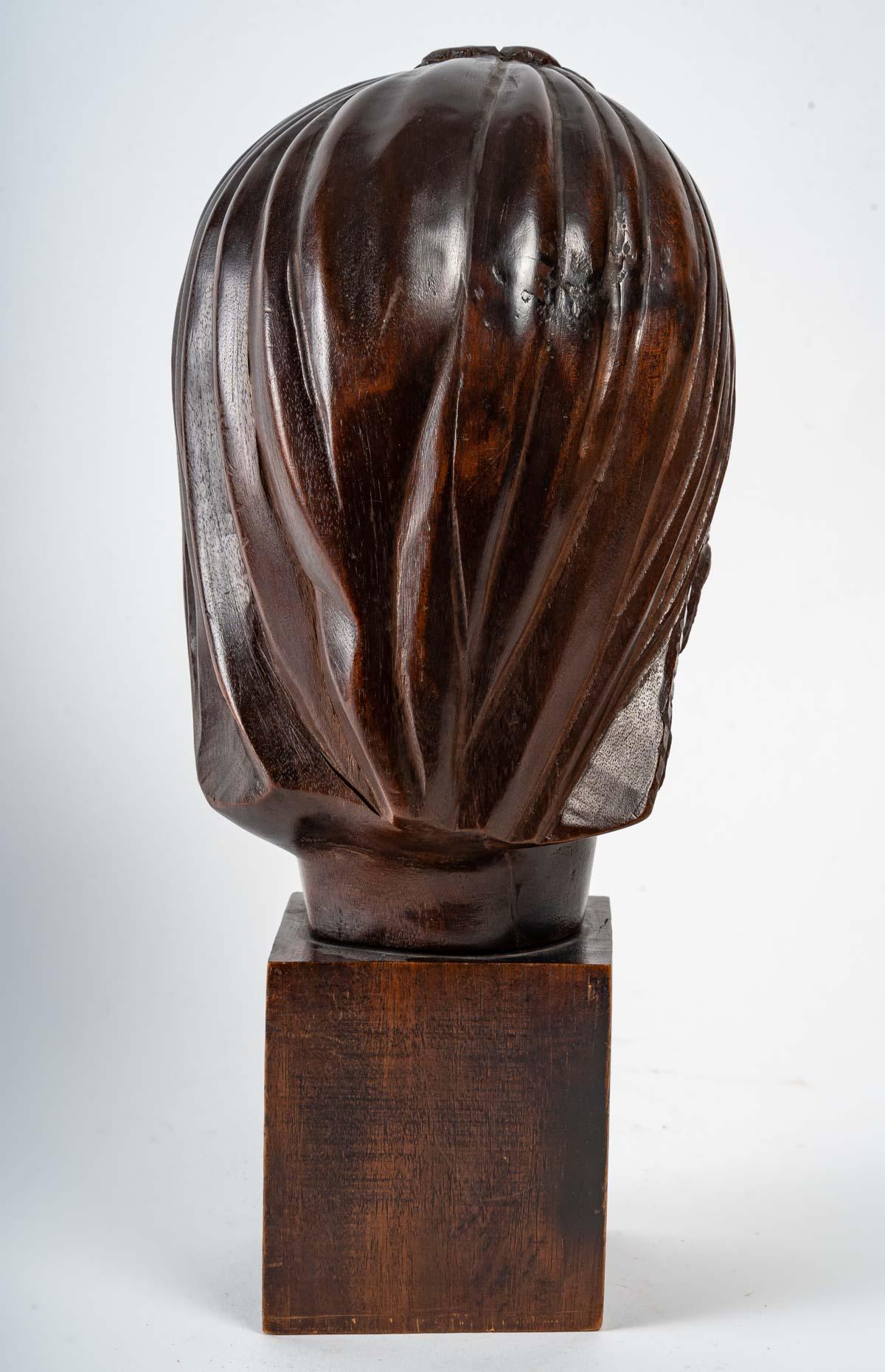 Kopf einer Frau, Holzskulptur, Art déco-Skulptur, 1930 (Europäisch) im Angebot