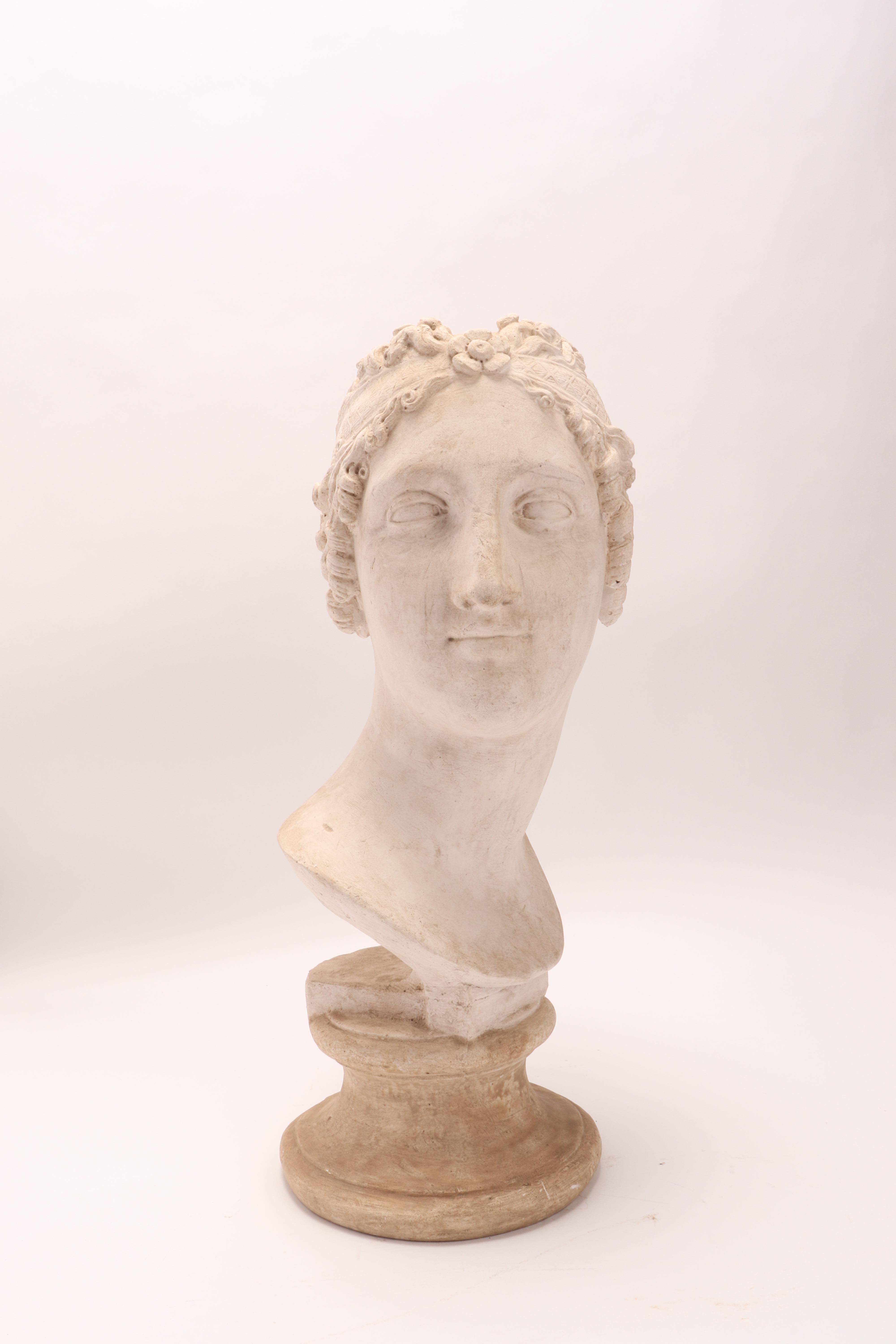 Head of a Women Neoclassic Portrait, Italy, 1890 In Excellent Condition In Milan, IT