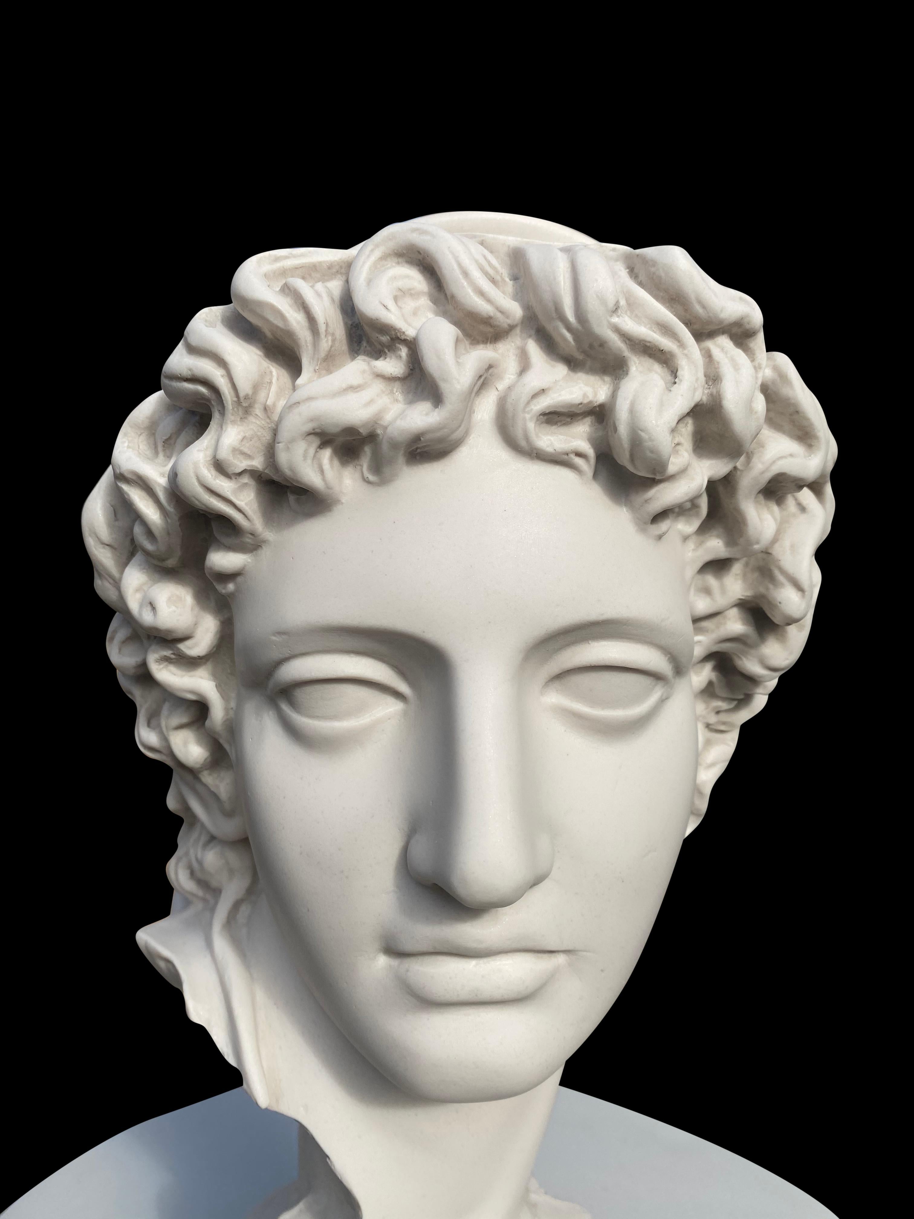 Europeo Testa di Parigi - Scultura classica del XX secolo in vendita