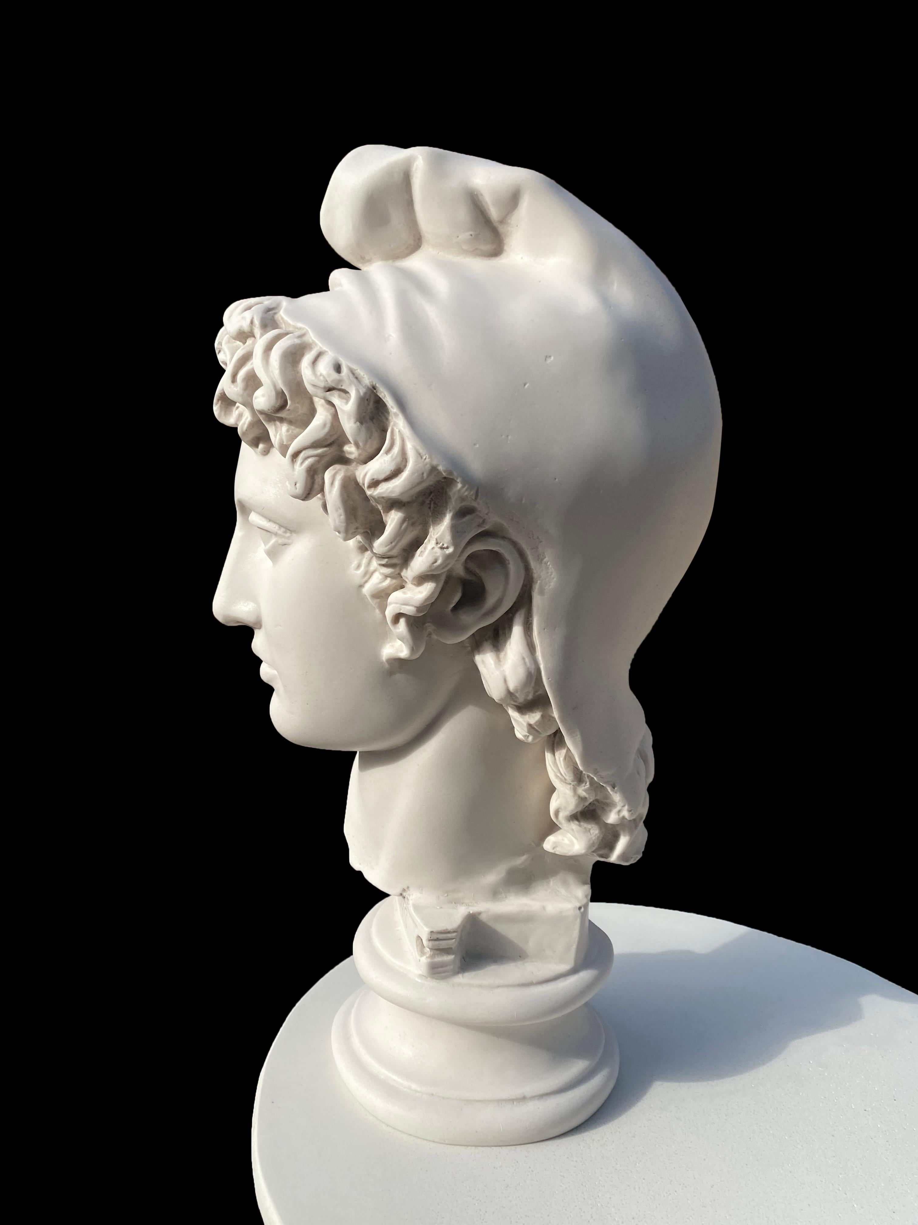 Marmo Testa di Parigi - Scultura classica del XX secolo in vendita