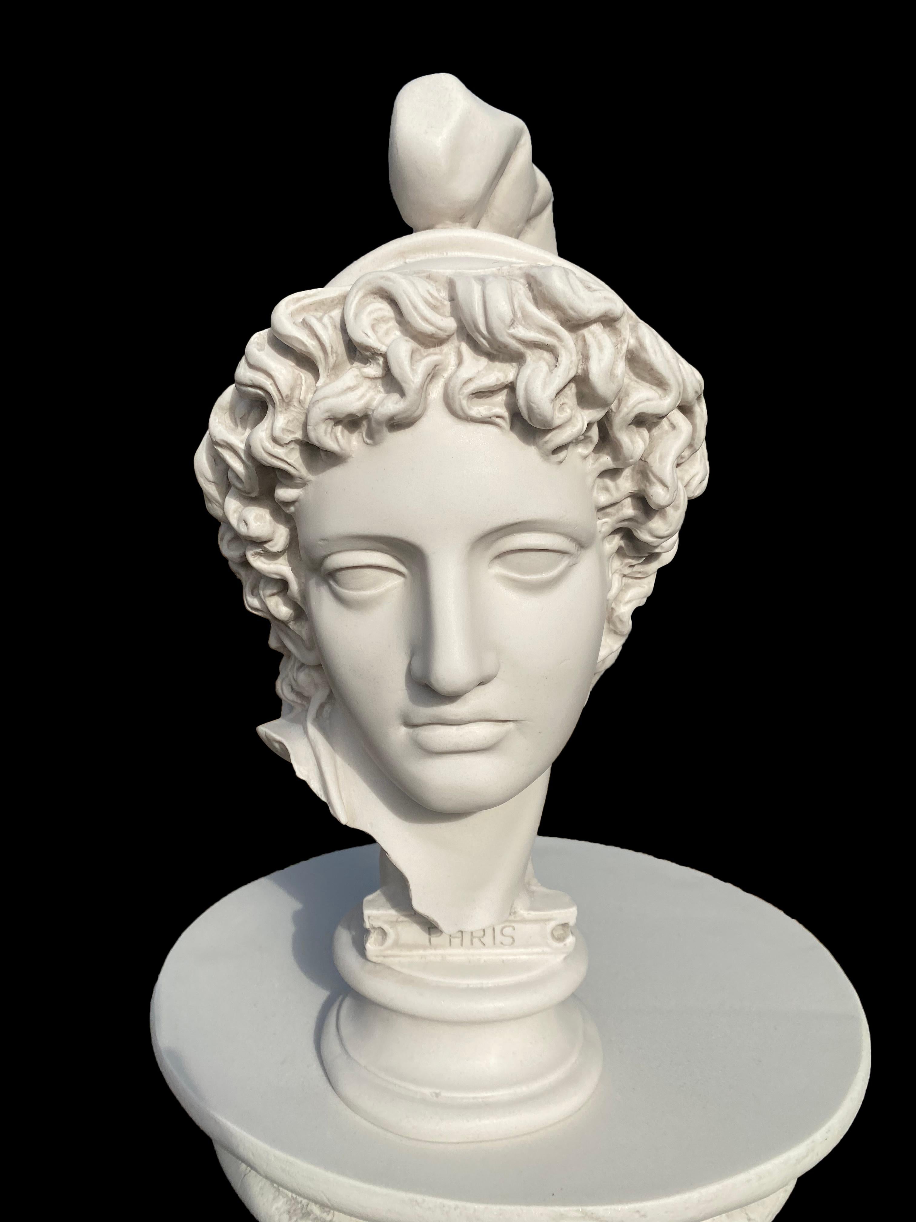 Testa di Parigi - Scultura classica del XX secolo in vendita 2