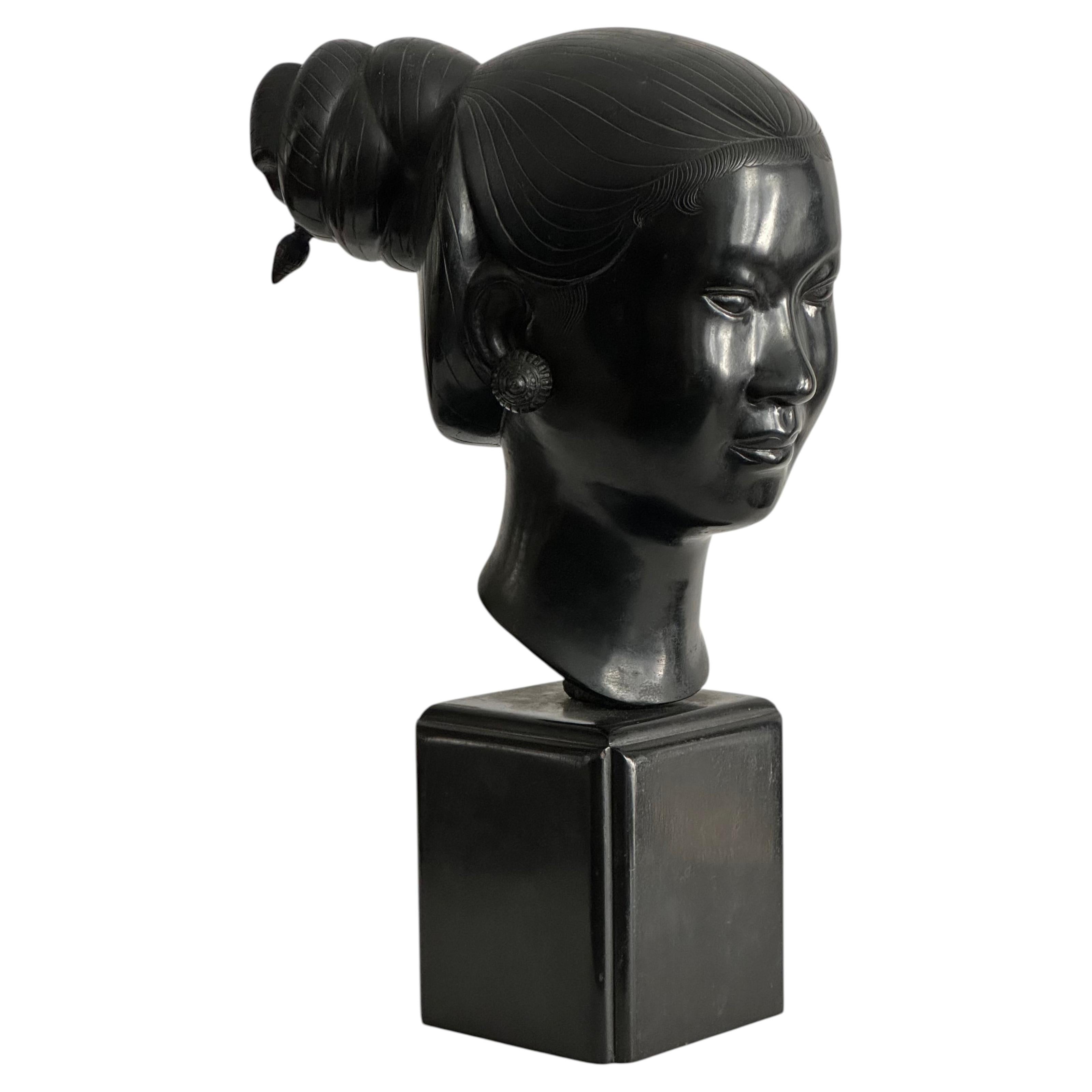 "Head of Vietnamese" Bronze by NGUYEN THAN LE - Vietnam Circa 1950 - Signed