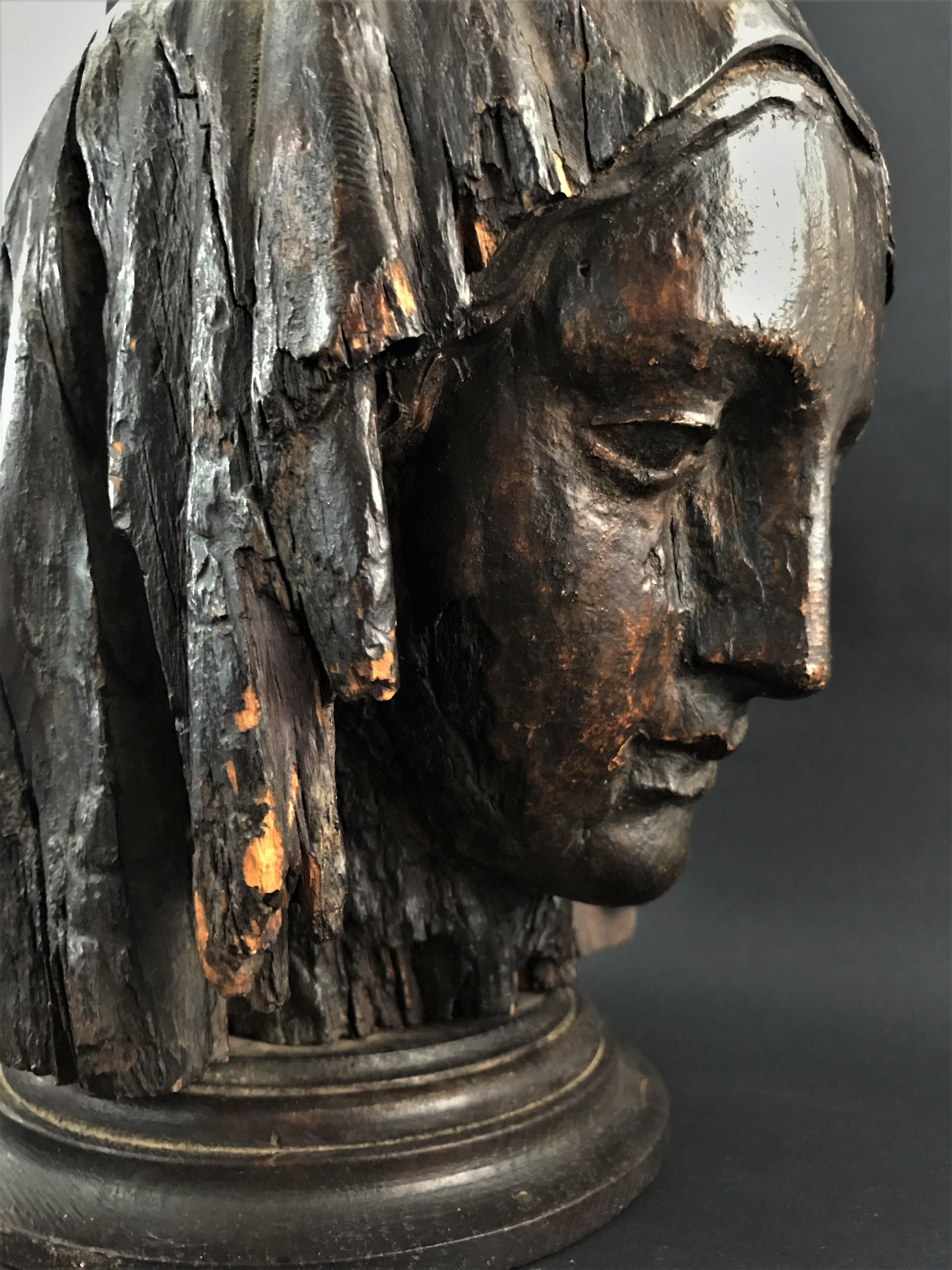 Head of Virgin in Carved Wood and Patinated Medieval Period 15th Century 3