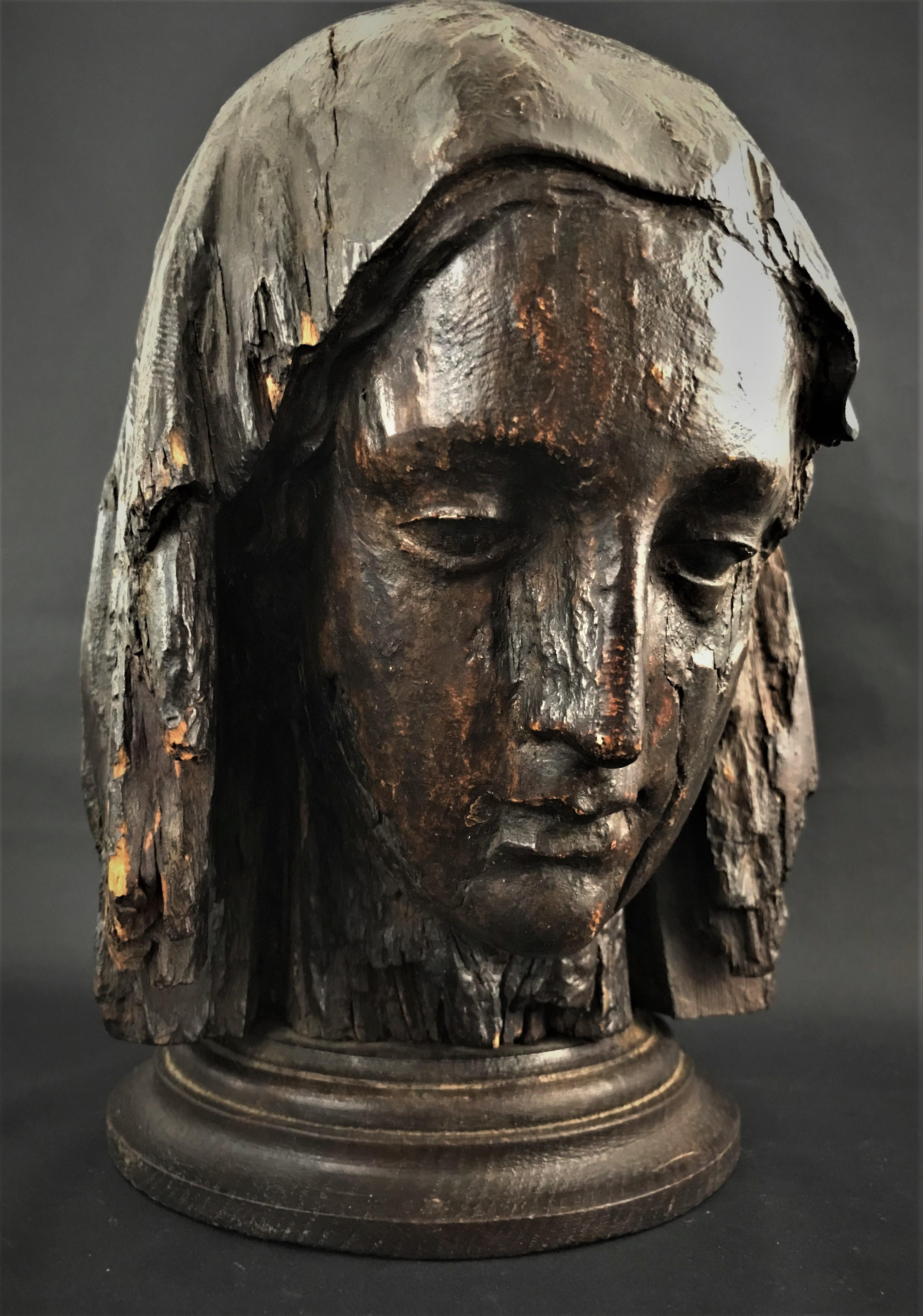 Head of Virgin in Carved Wood and Patinated Medieval Period 15th Century 5