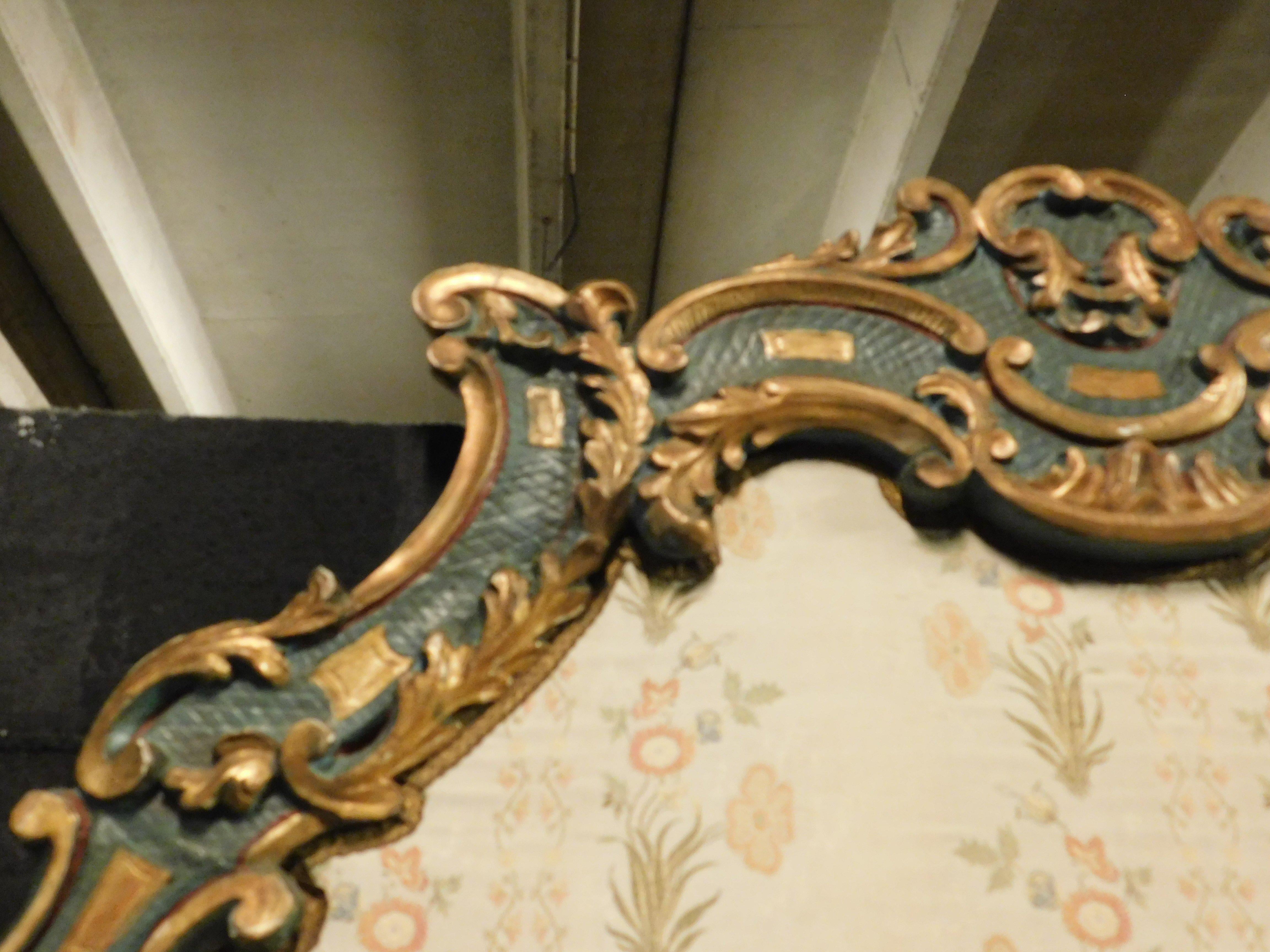 Headboard, lacquered wooden bed frame and padded with original lining, Italy For Sale 1