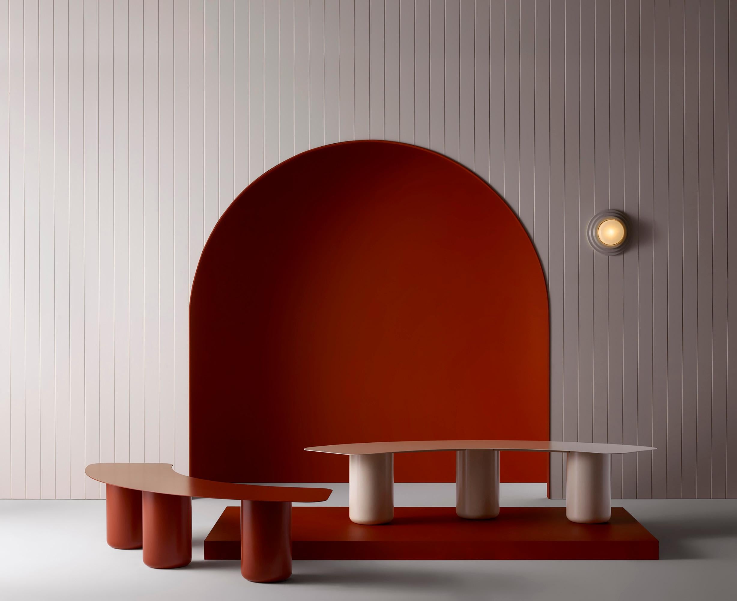 Runder Kopfland-Tisch in Rot von Coco Flip im Angebot 3