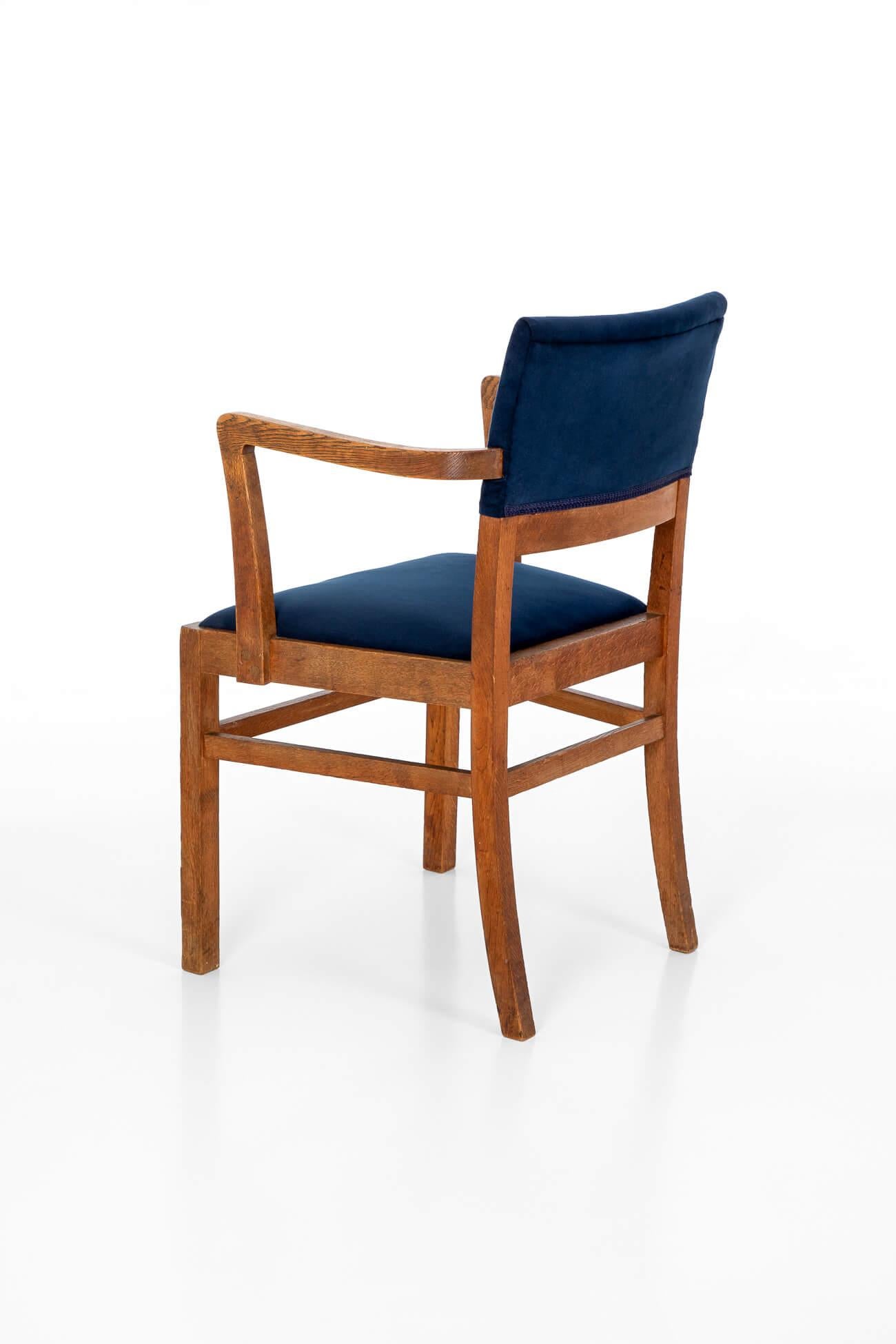 Elbow Chair von Heal and Son (Arts and Crafts) im Angebot