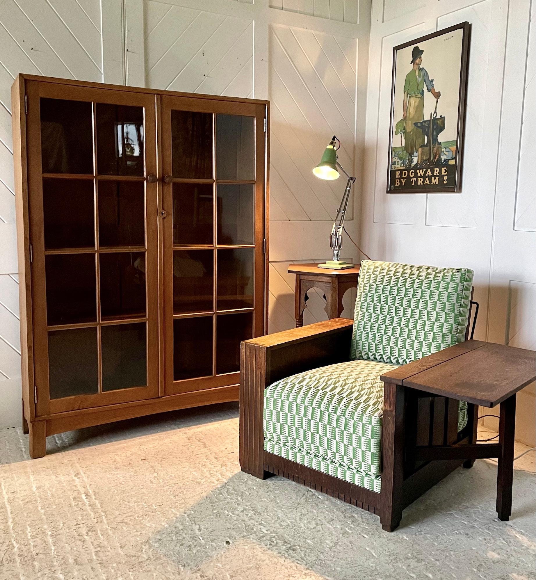 Chaise de bibliothèque en Oak Oak Heal & Son en vente 7