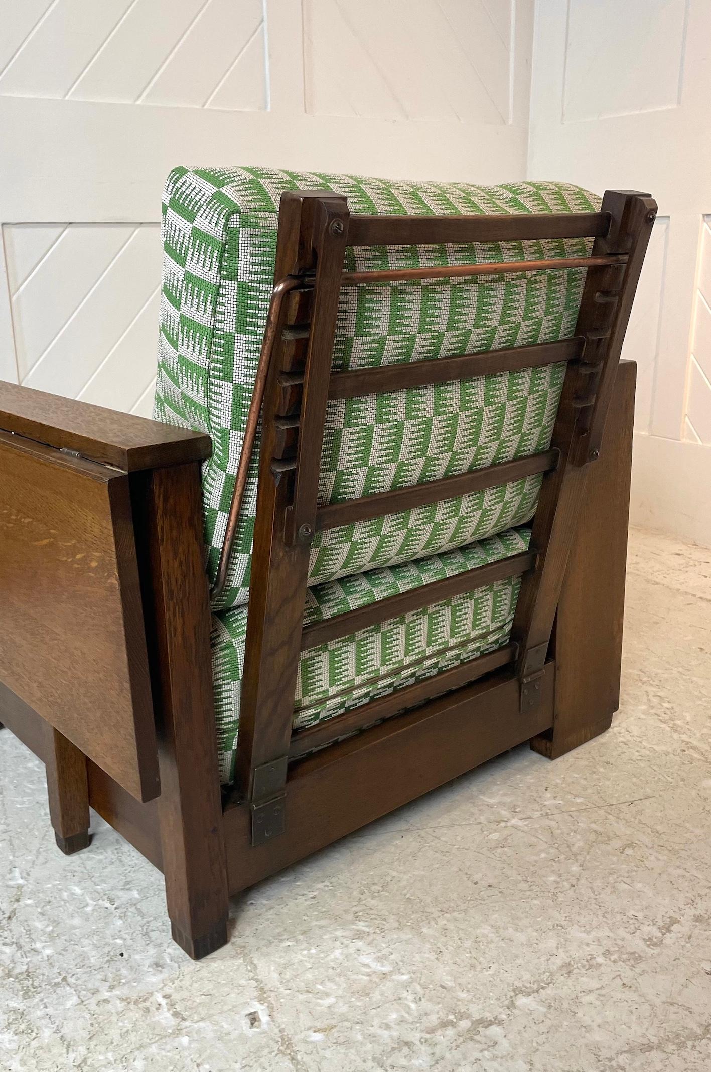 Début du 20ème siècle Chaise de bibliothèque en Oak Oak Heal & Son en vente