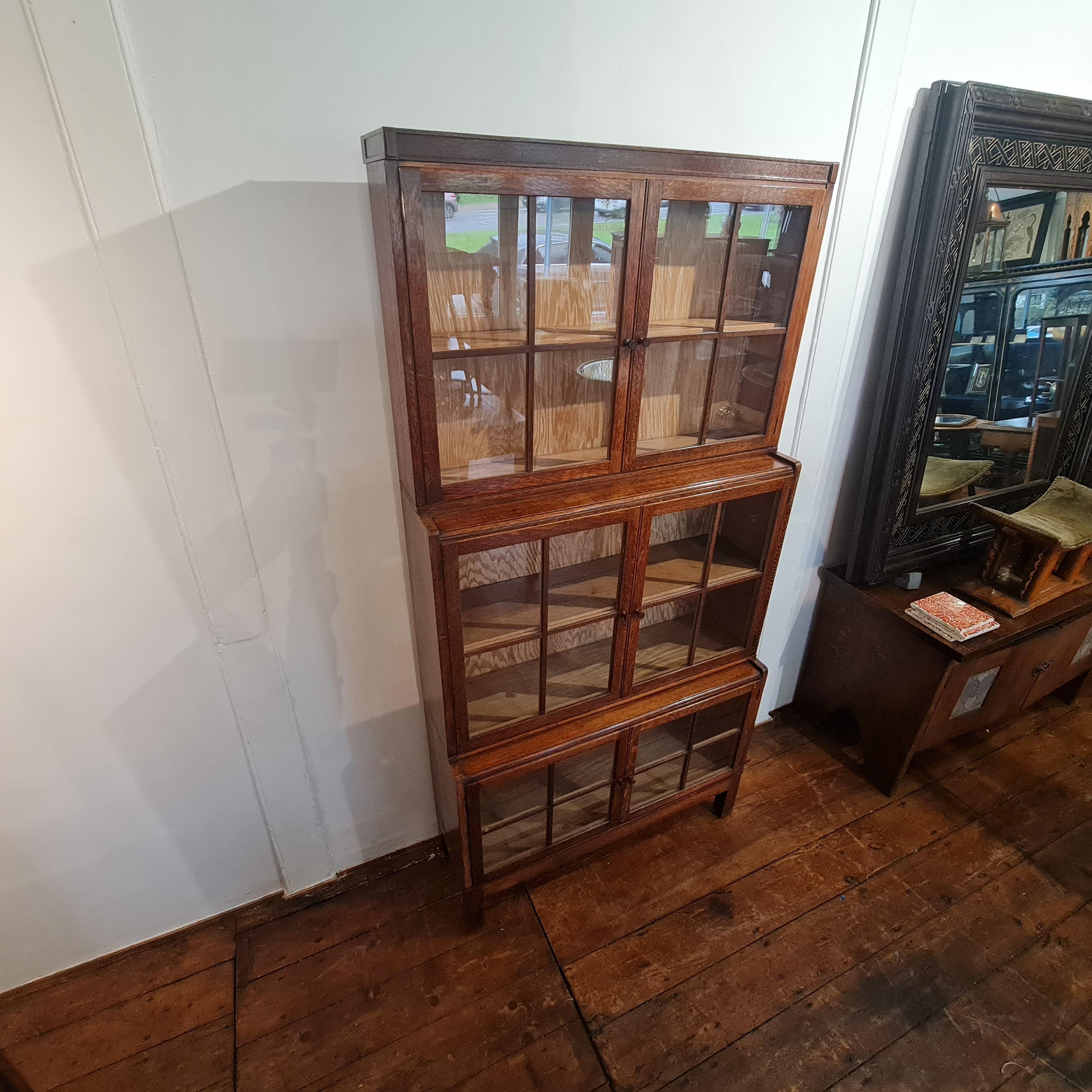 Heal & Son Dreifaches glasiertes Bücherregal mit Glasur im Angebot 1
