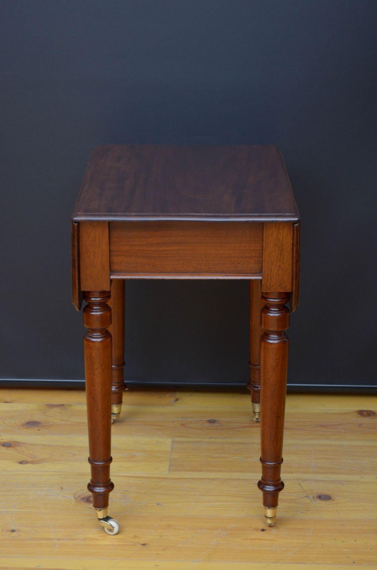 Heal & Son Victorian Drop Leaf Table in Mahogany For Sale 6
