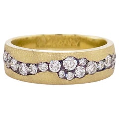 Healing Diamond Ring, Grüngold Satin-Diamantband, Einfass gefasster Diamantring