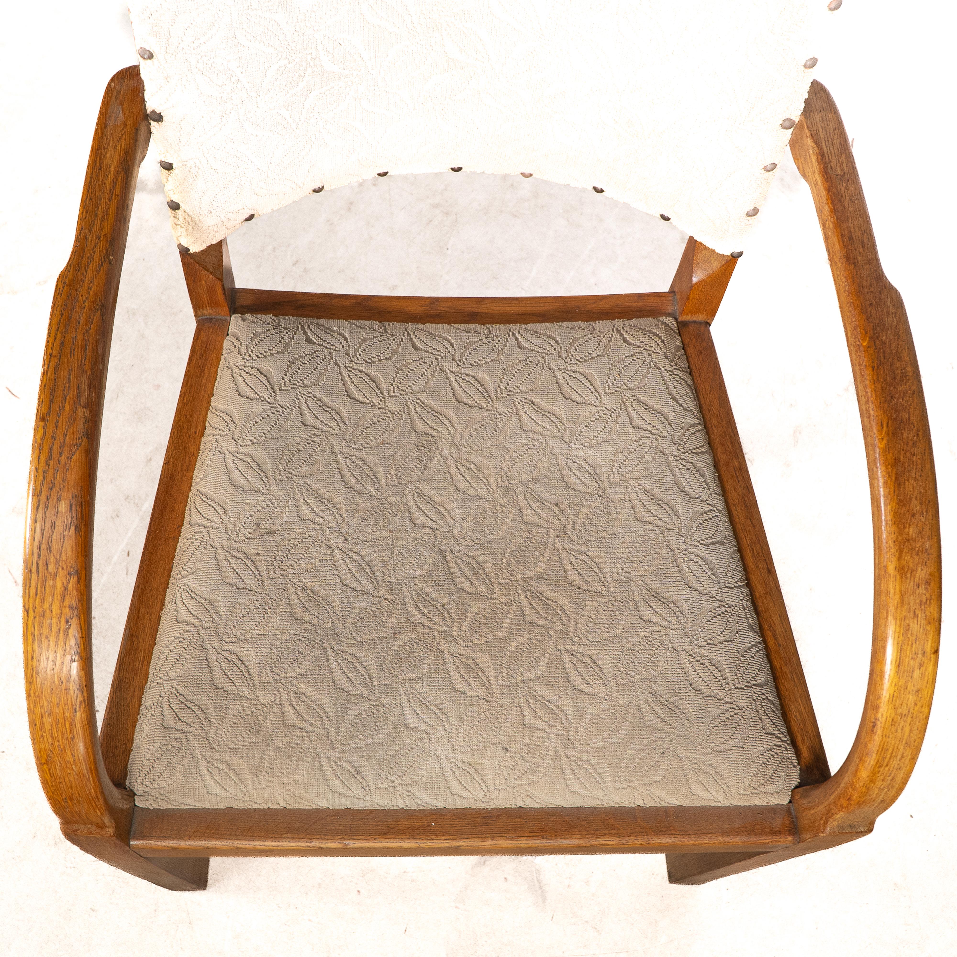 Guarisce. Quattro poltrone Art Deco in rovere con schienale sagomato e braccioli arrotondati in vendita 5