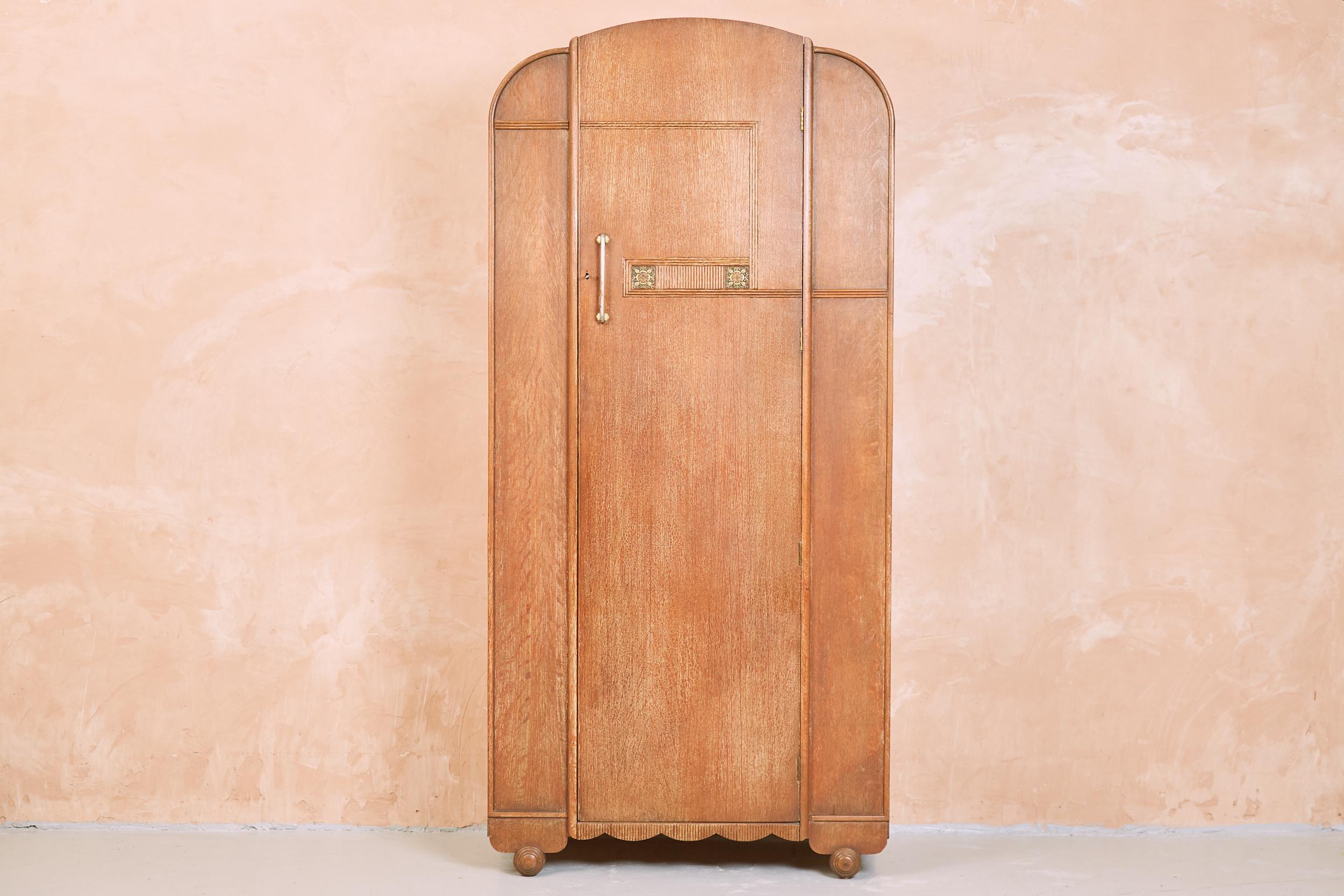 Heals Limed Oak Art Deco Bedroom Dresser and Wardrobe, 1930s 6