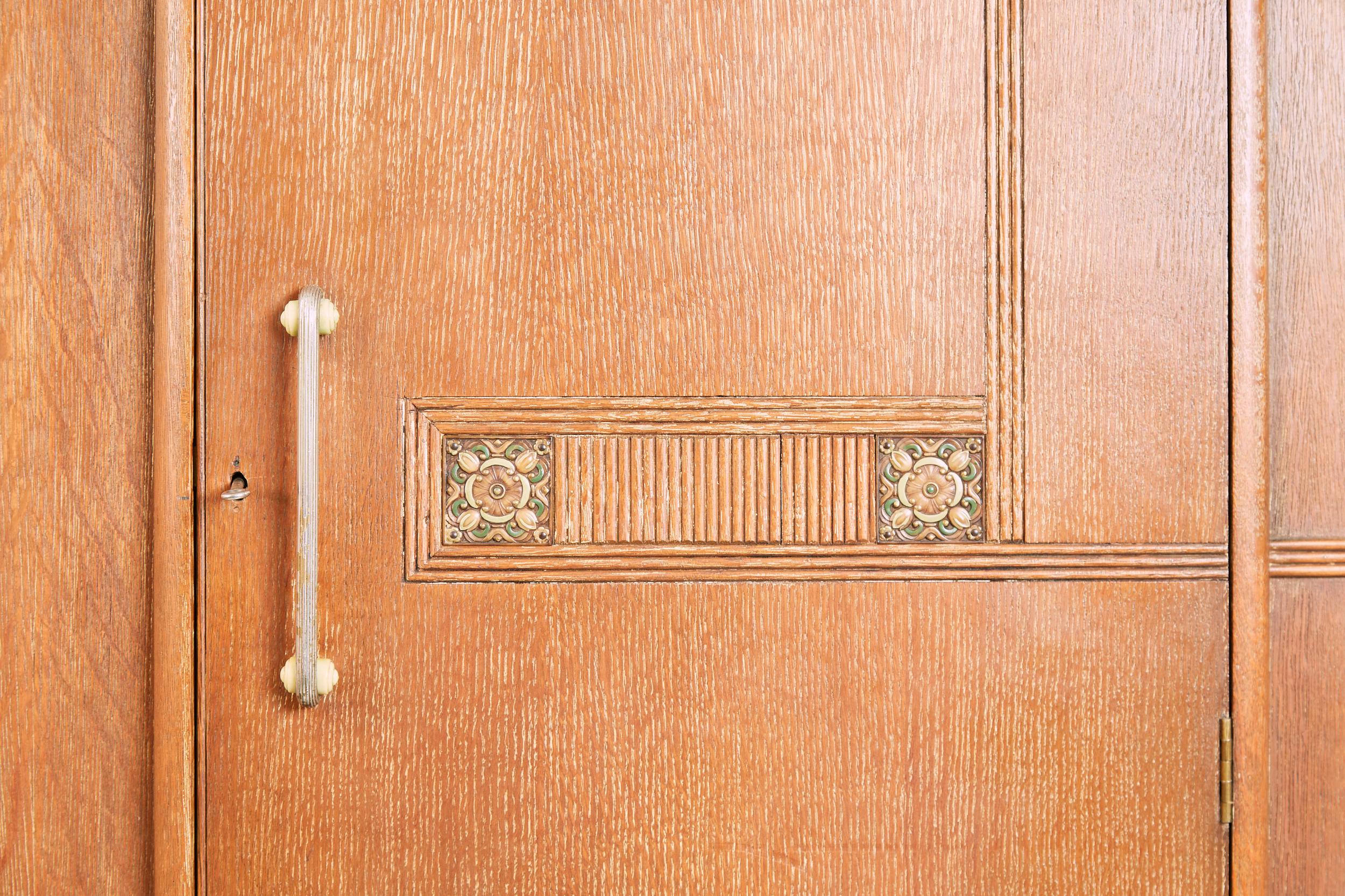 Heals Limed Oak Art Deco Bedroom Dresser and Wardrobe, 1930s 7