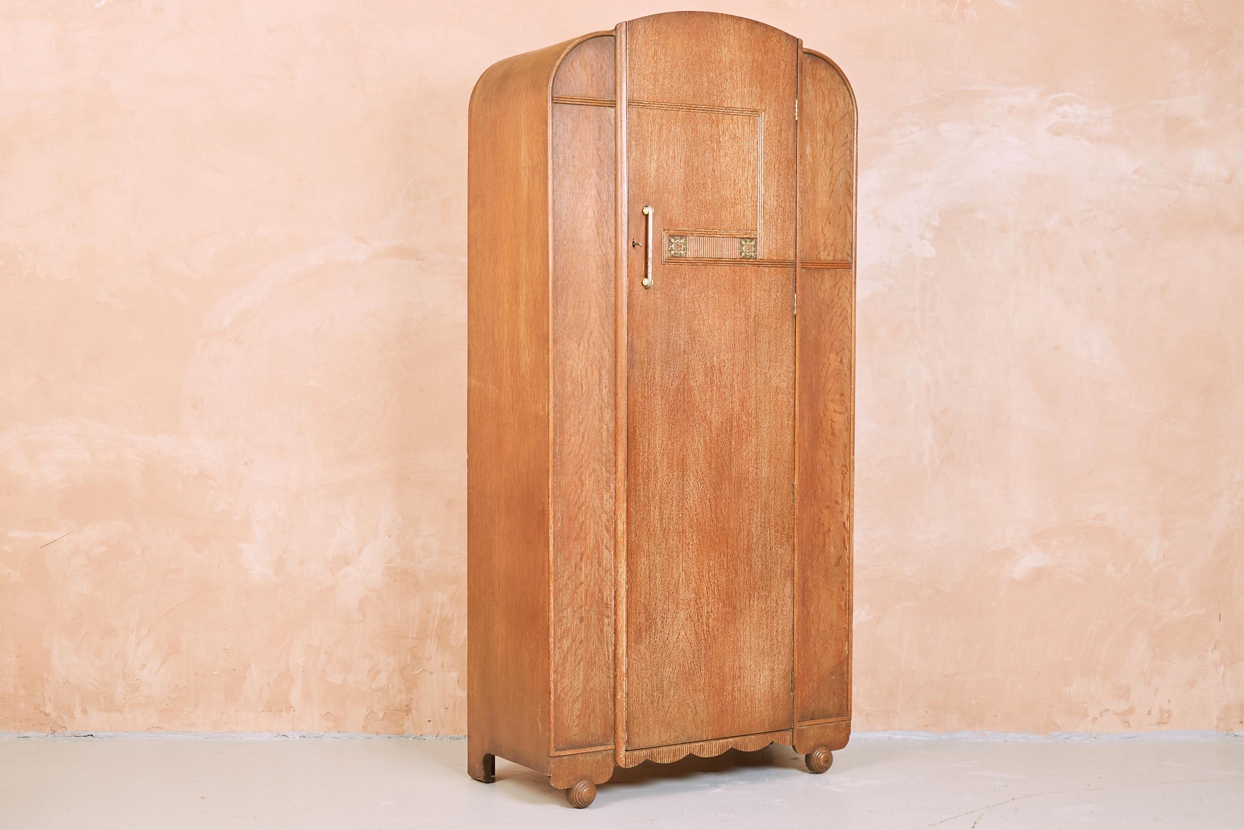 British Heals Limed Oak Art Deco Bedroom Dresser and Wardrobe, 1930s