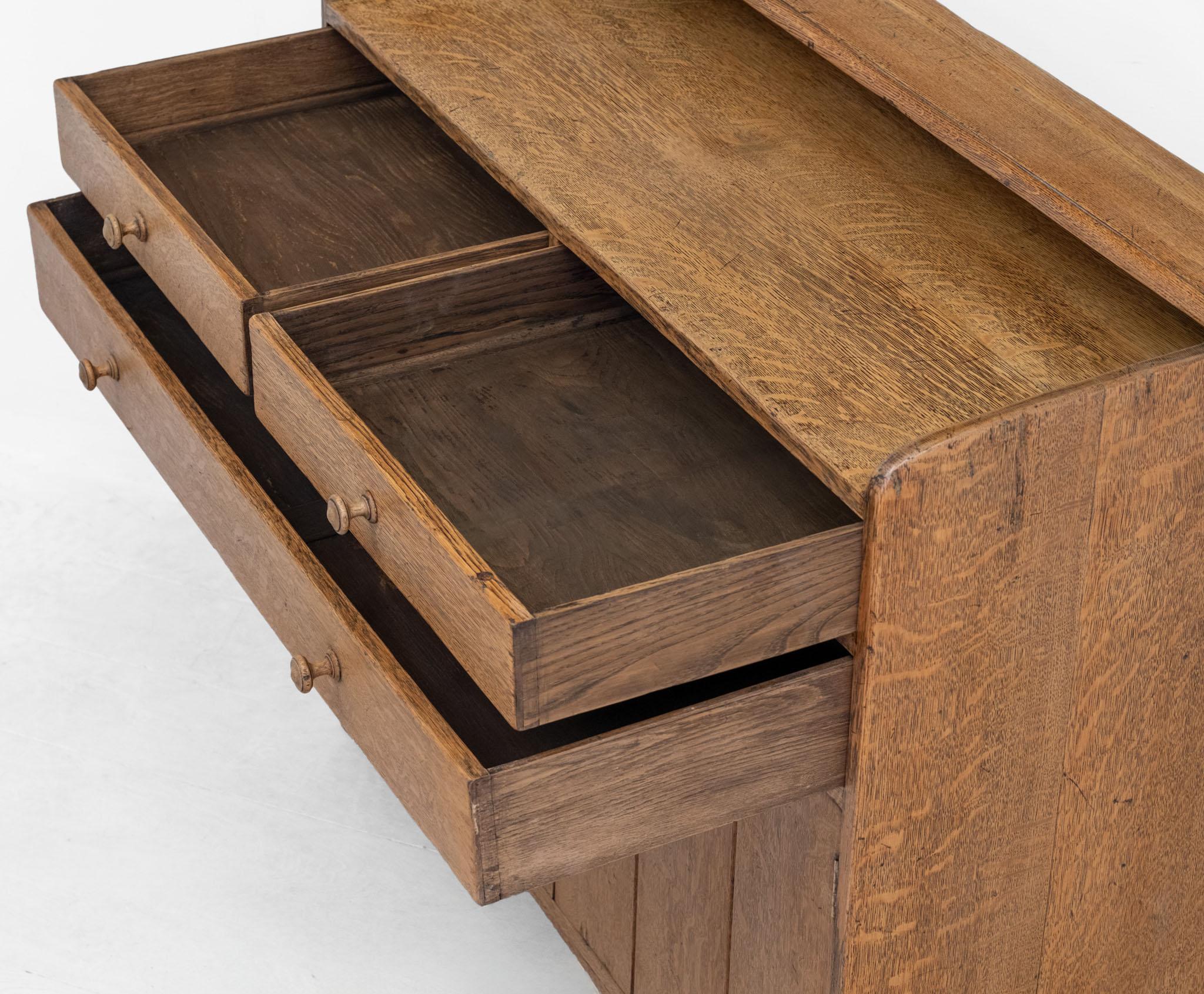 Cassettone Heals Oak Letchworth progettato da Sir Ambrose Heal's in vendita 9