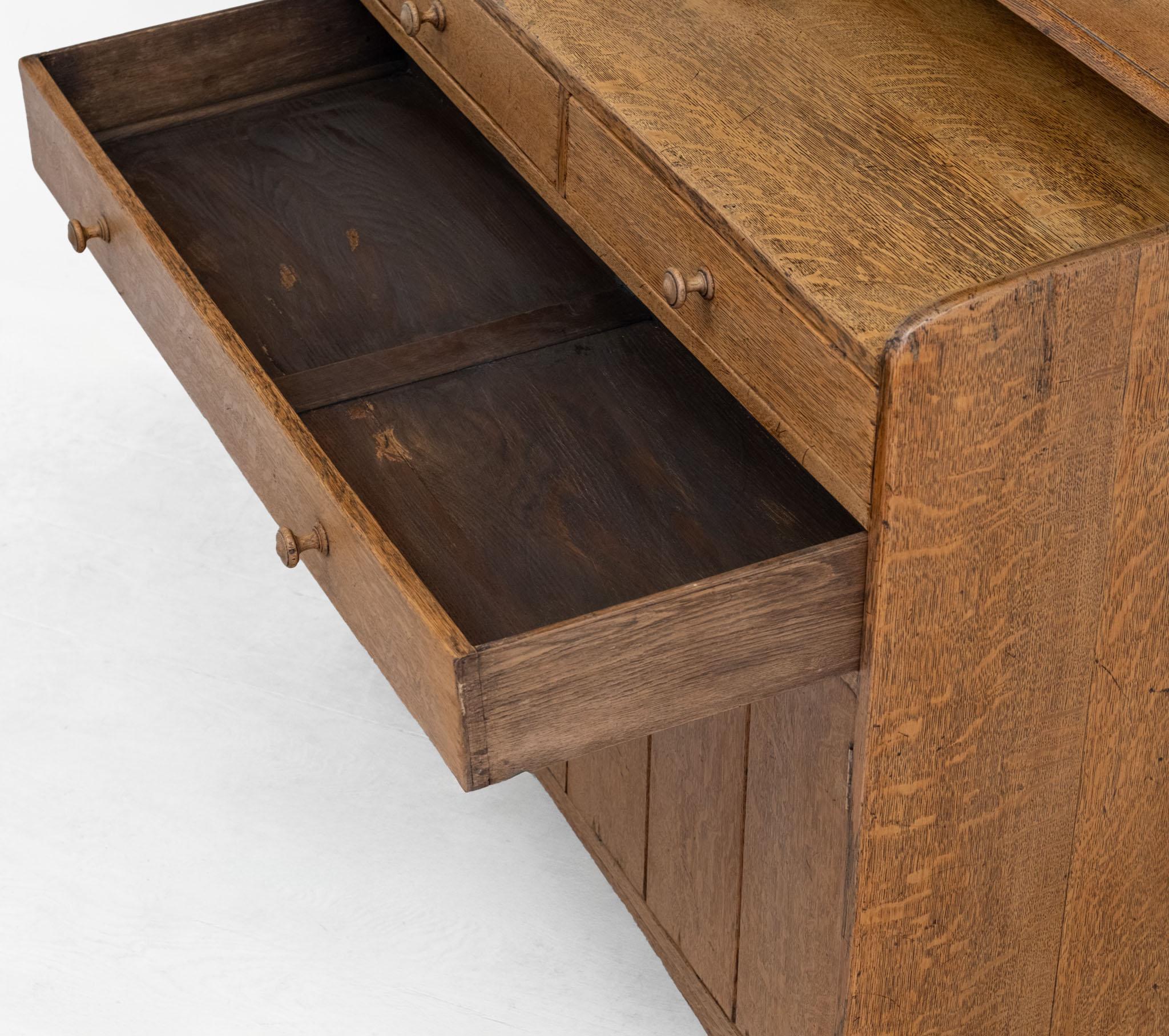 Cassettone Heals Oak Letchworth progettato da Sir Ambrose Heal's in vendita 10