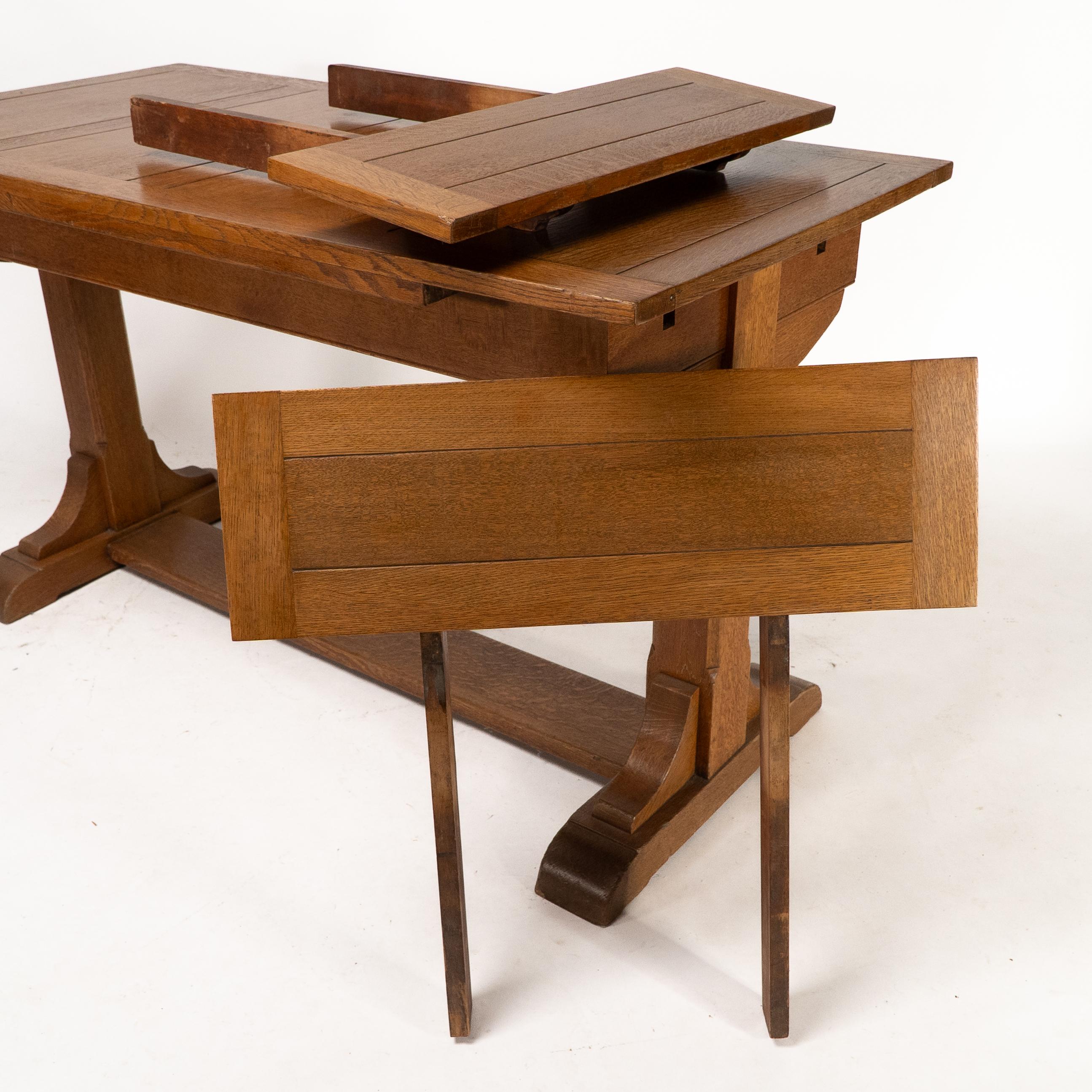 Heals & Sohn. Ein schmaler, ausziehbarer Esstisch aus Eiche im Arts & Crafts-Stil im Angebot 7