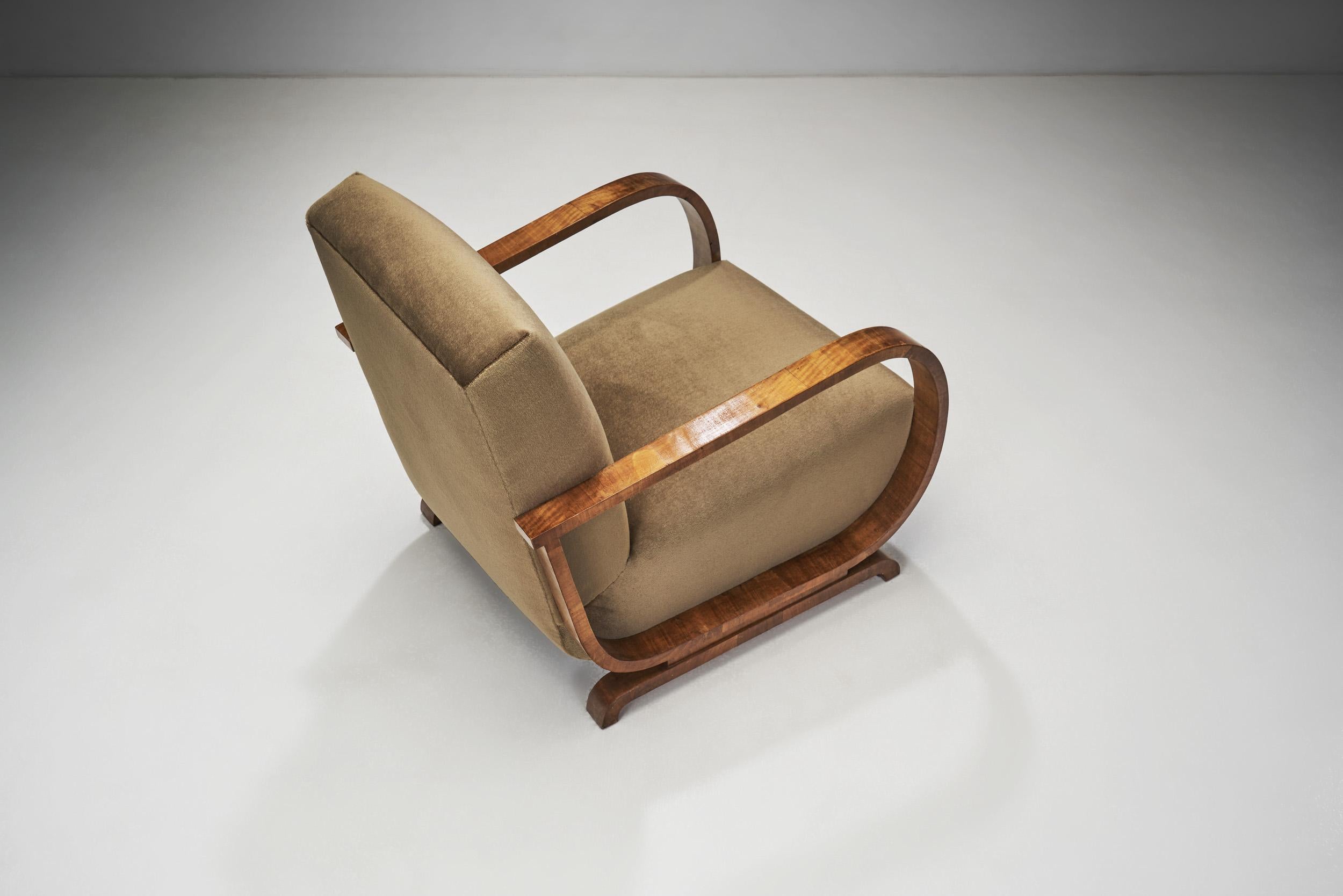 Fabric Heal's Upholstered Art Deco Armchairs, United Kingdom 1930s  ‎