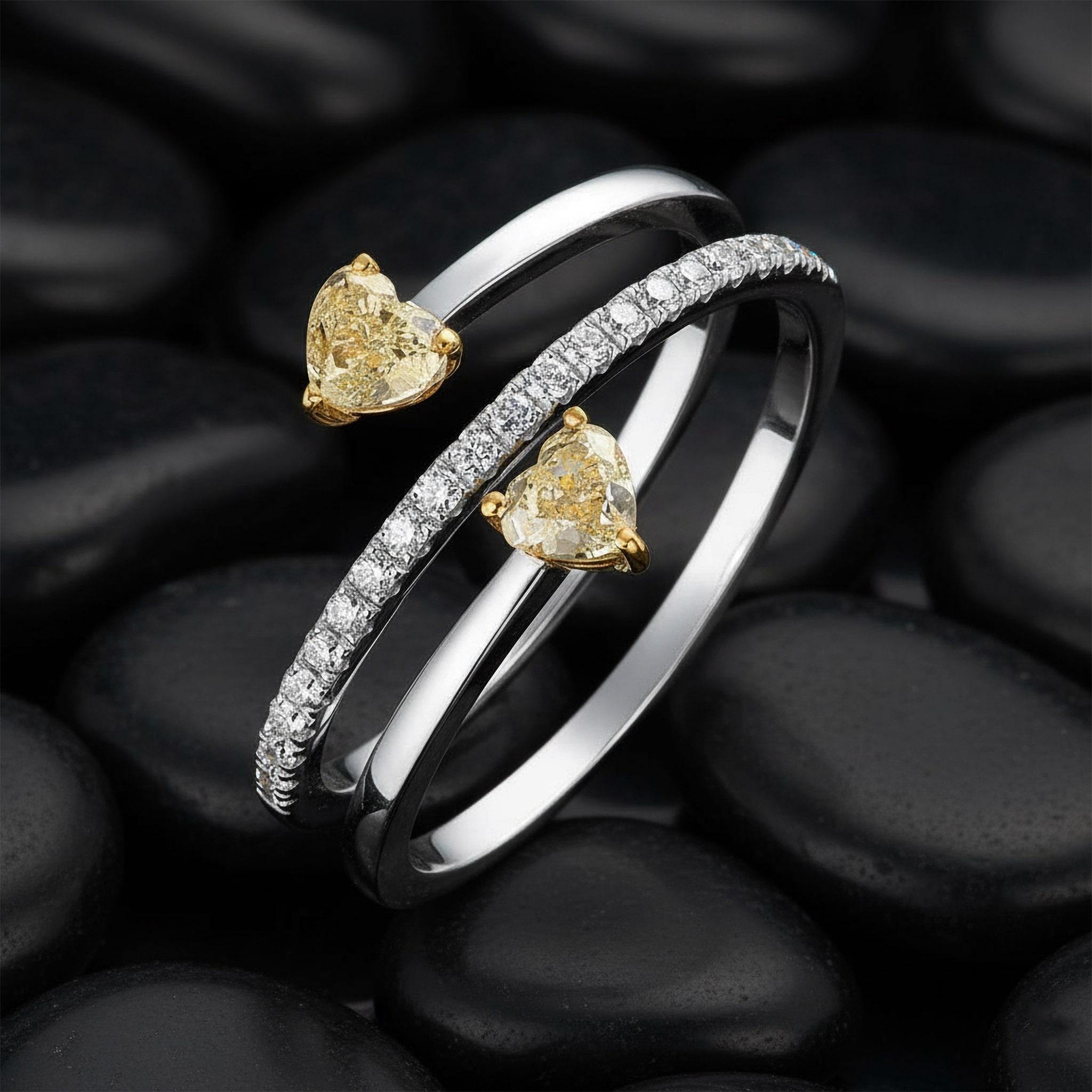 En vente :  Bague croisée en or blanc 14K (ou 18k sur demande) avec diamant en forme de cœur 3