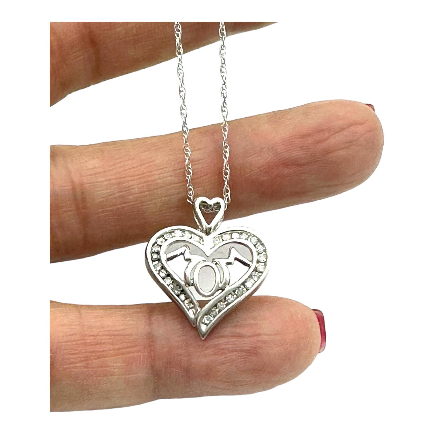 Round Cut Heart .15 Carat MOM Diamond White Gold Pendant For Sale