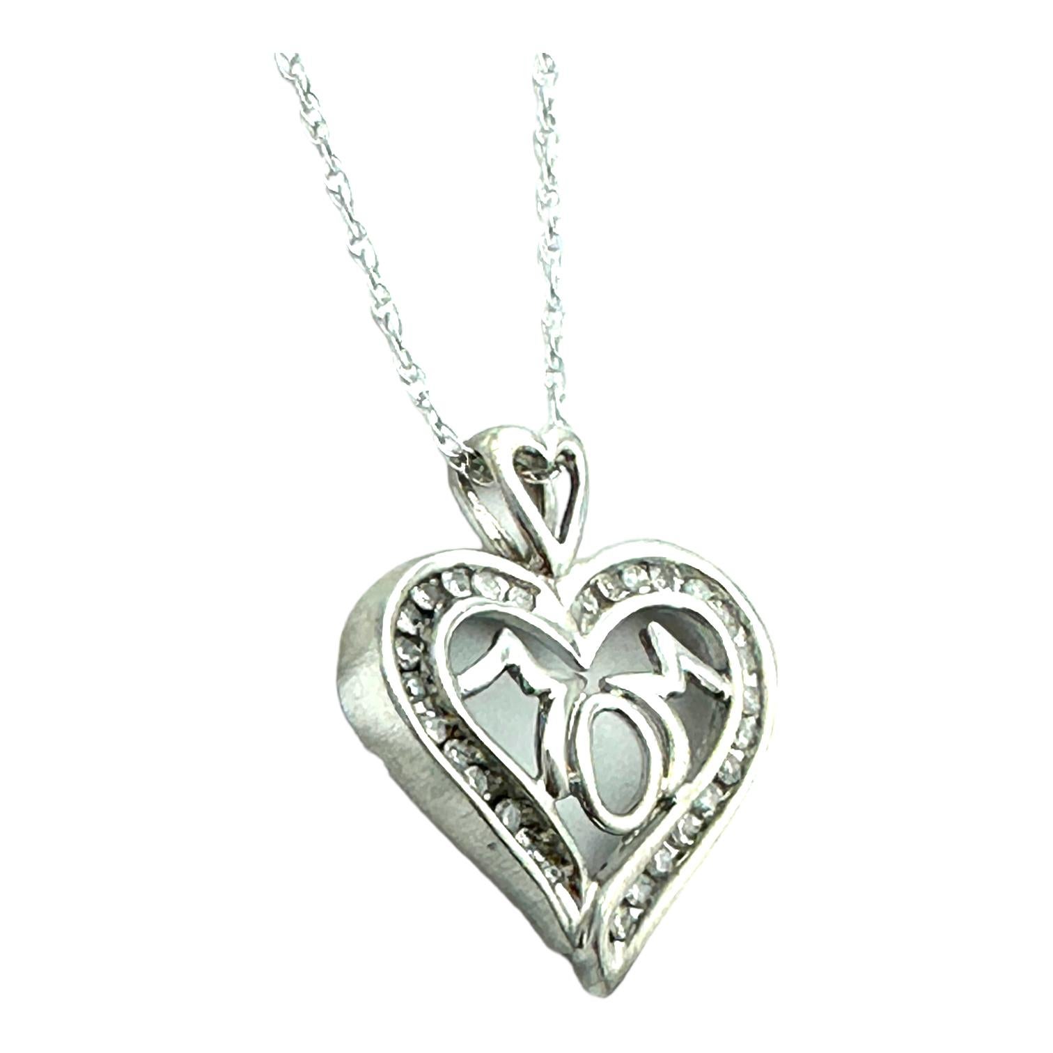 Heart .15 Carat MOM Diamond White Gold Pendant In Good Condition For Sale In Laguna Hills, CA