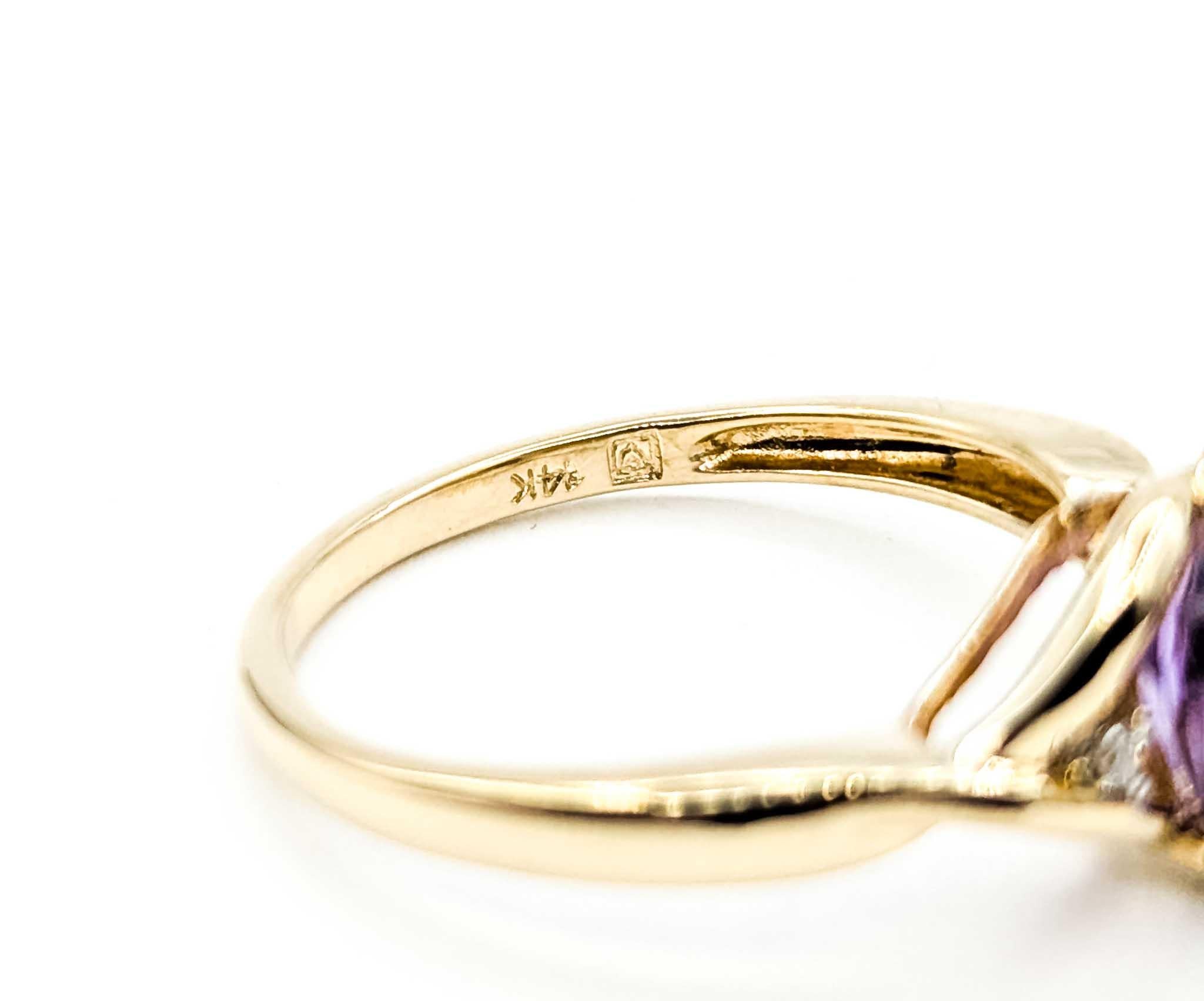 Anello con cuore di ametista e oro giallo 14K in vendita 1