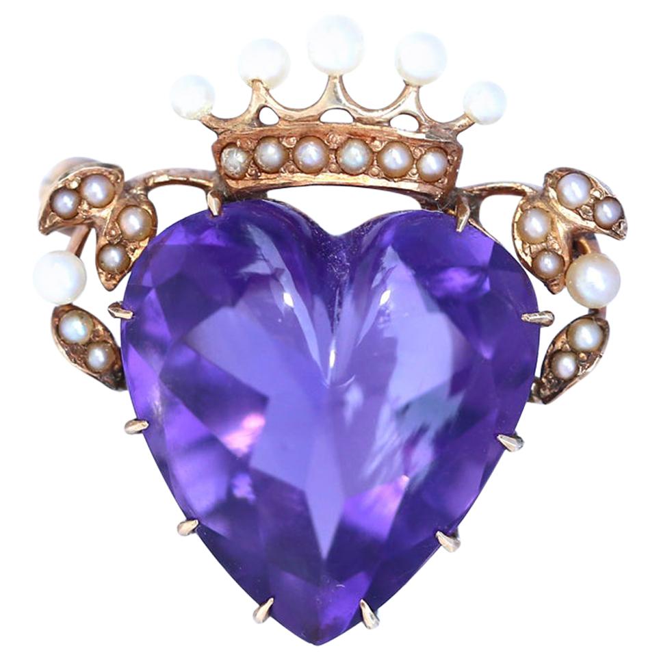 Heart Amethyst Purple Cabochon Pearls Crown Brooch 14 Karat Yellow Gold, 1930