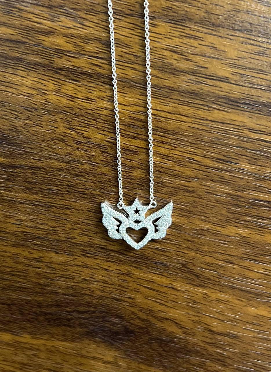 Donna Collana con ciondolo a catena in oro bianco 18 carati con cuore ad angolo e ali, stella con diamante a raggiera in vendita