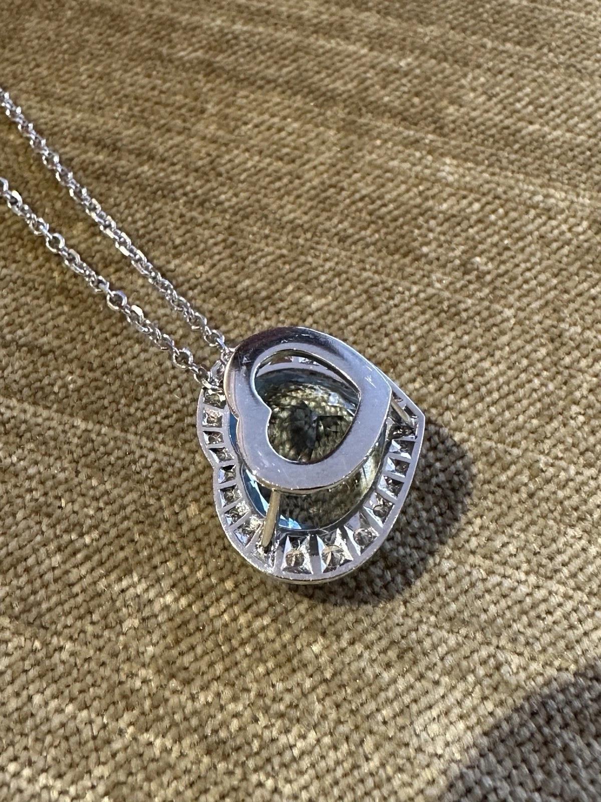 Collana con ciondolo a forma di cuore con acquamarina e diamante, platino e catena 14k In condizioni ottime in vendita a La Jolla, CA