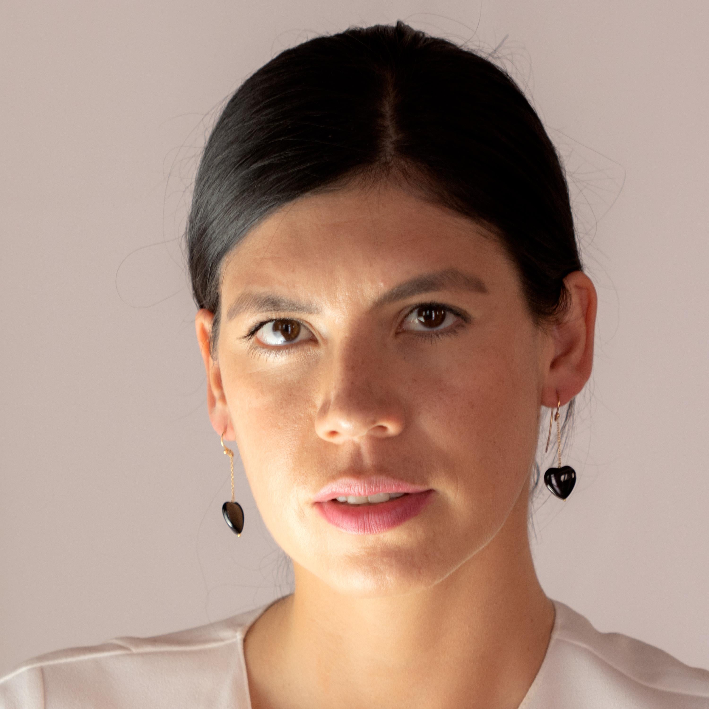 Romantique Boucles d'oreilles pendantes Love Heart en or jaune et agate noire pendante le jour de Valentin en vente