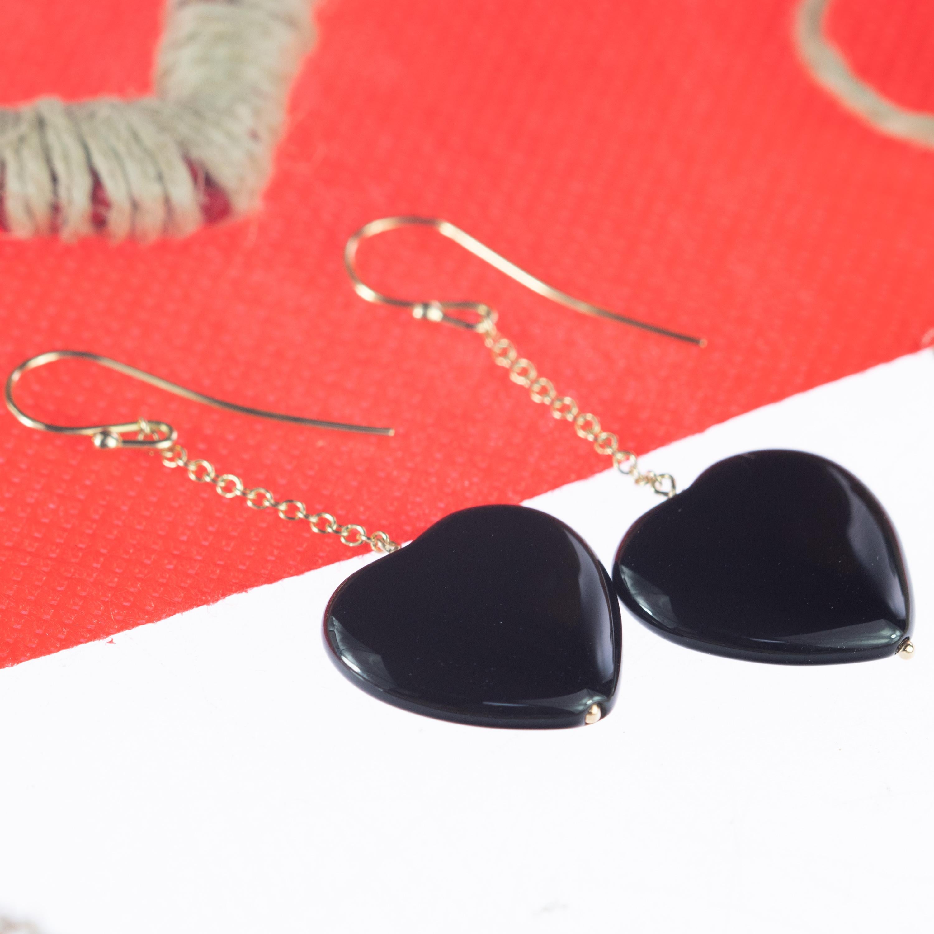 Heart Black Agate Love Yellow Gold Dangle Valentine's Day Drop Earwire Earrings In New Condition For Sale In Milano, IT