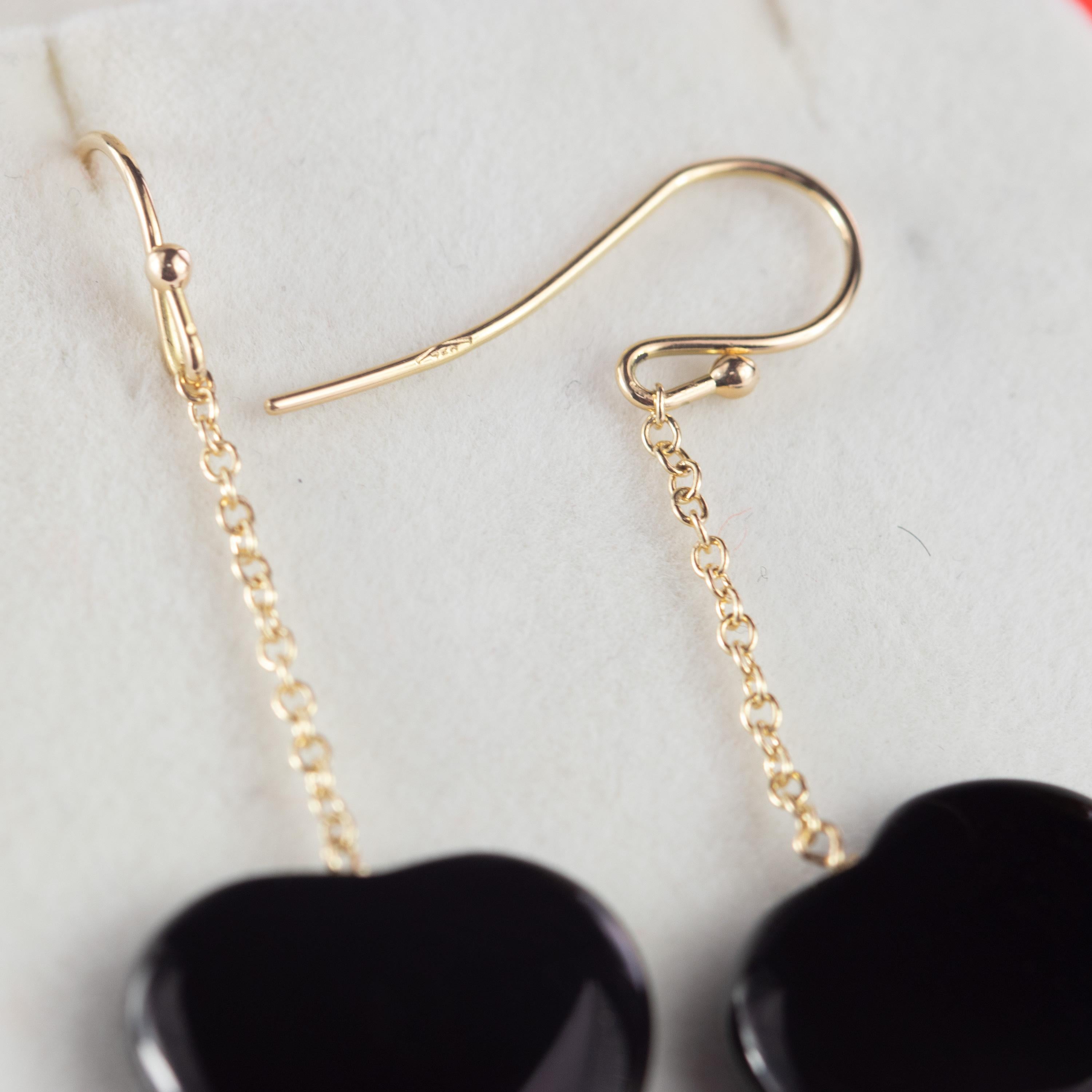 Boucles d'oreilles pendantes Love Heart en or jaune et agate noire pendante le jour de Valentin en vente 1