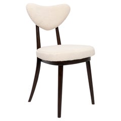 Silla Corazón en Boucle Blanco de Vintola Studio, Asiento Tapizado en Madera de Haya