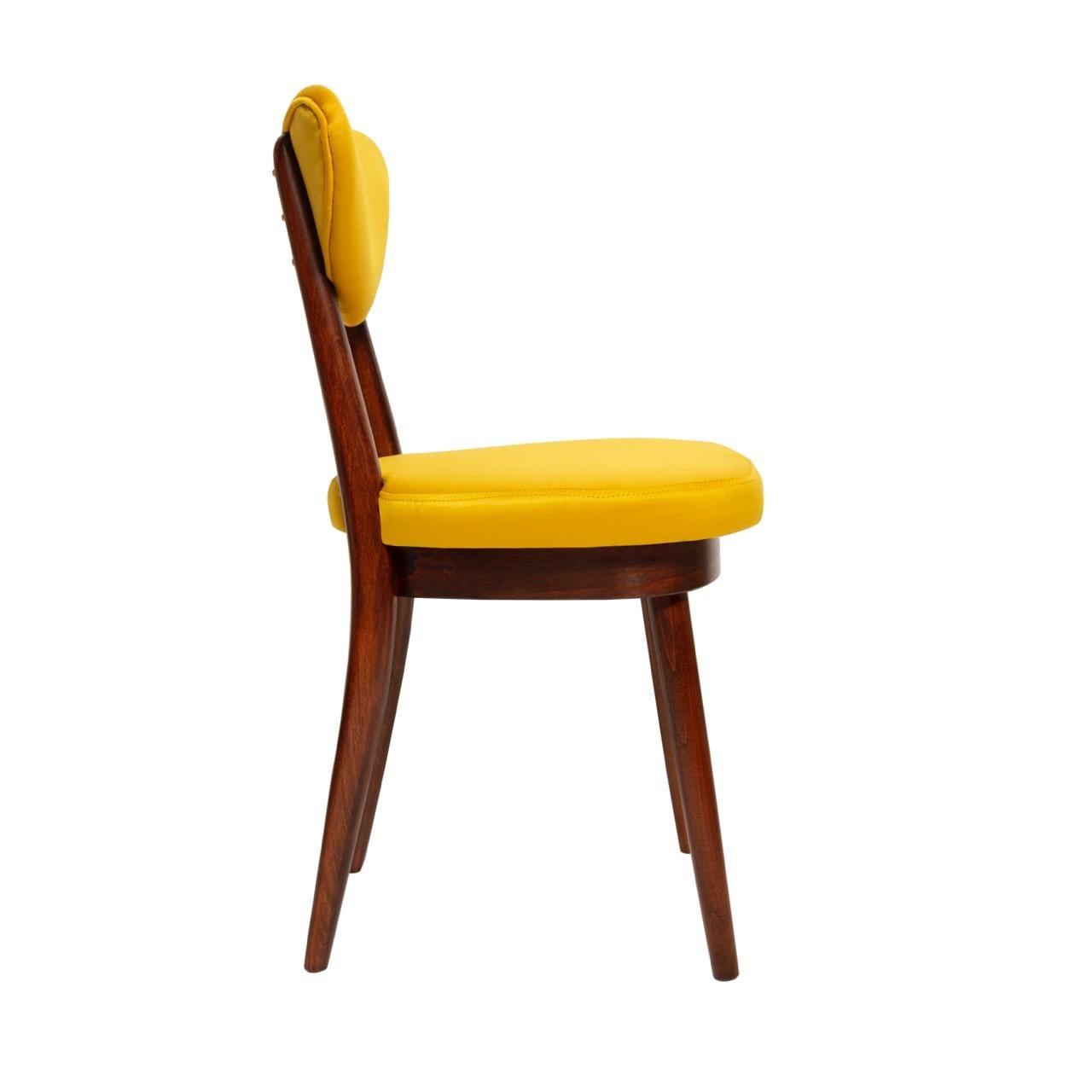 Heart Chair in Yellow Dedar Gildo by Vintola Studio

W 15.75