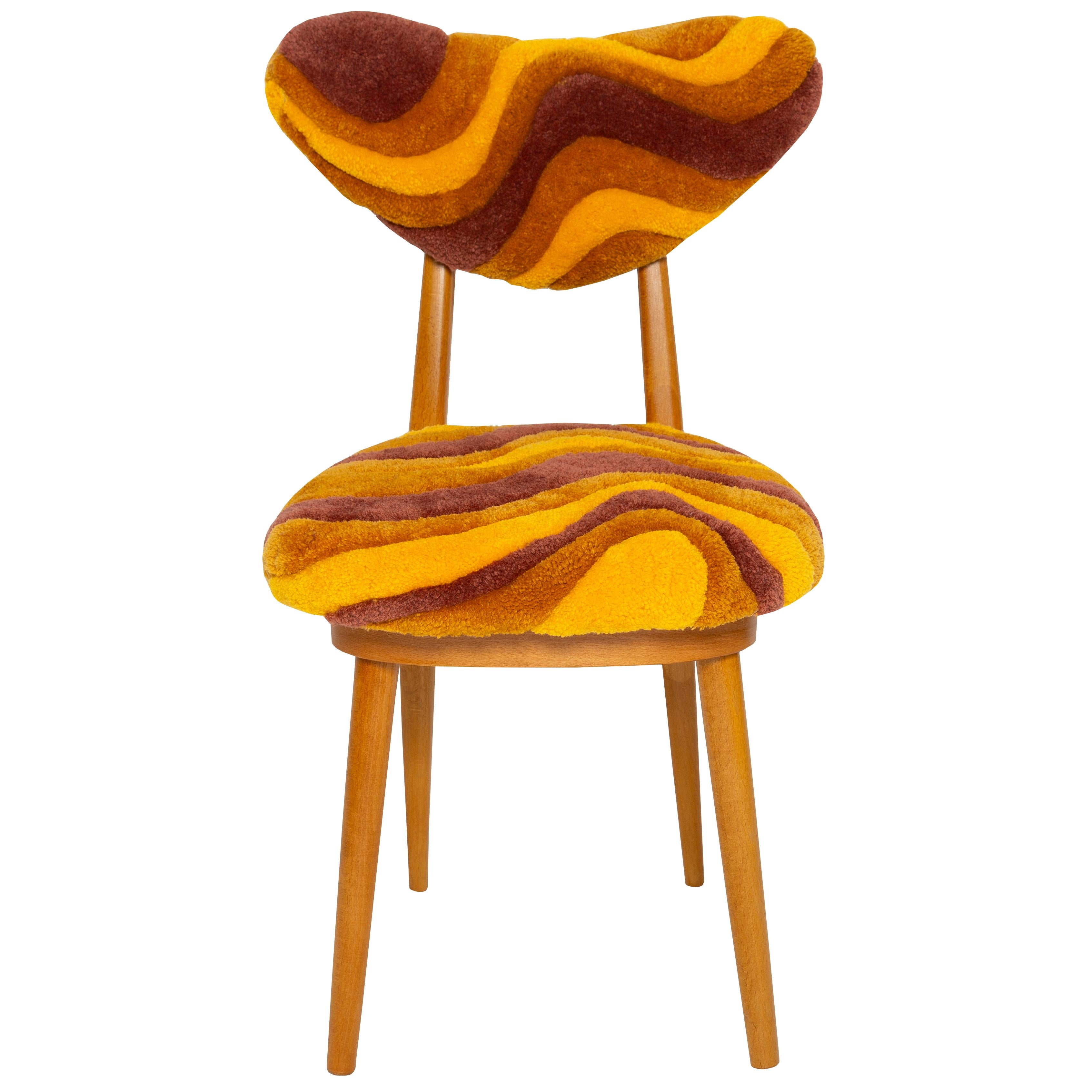 Chaise Heart en laine jaune par Vintola Studio

L 17,72