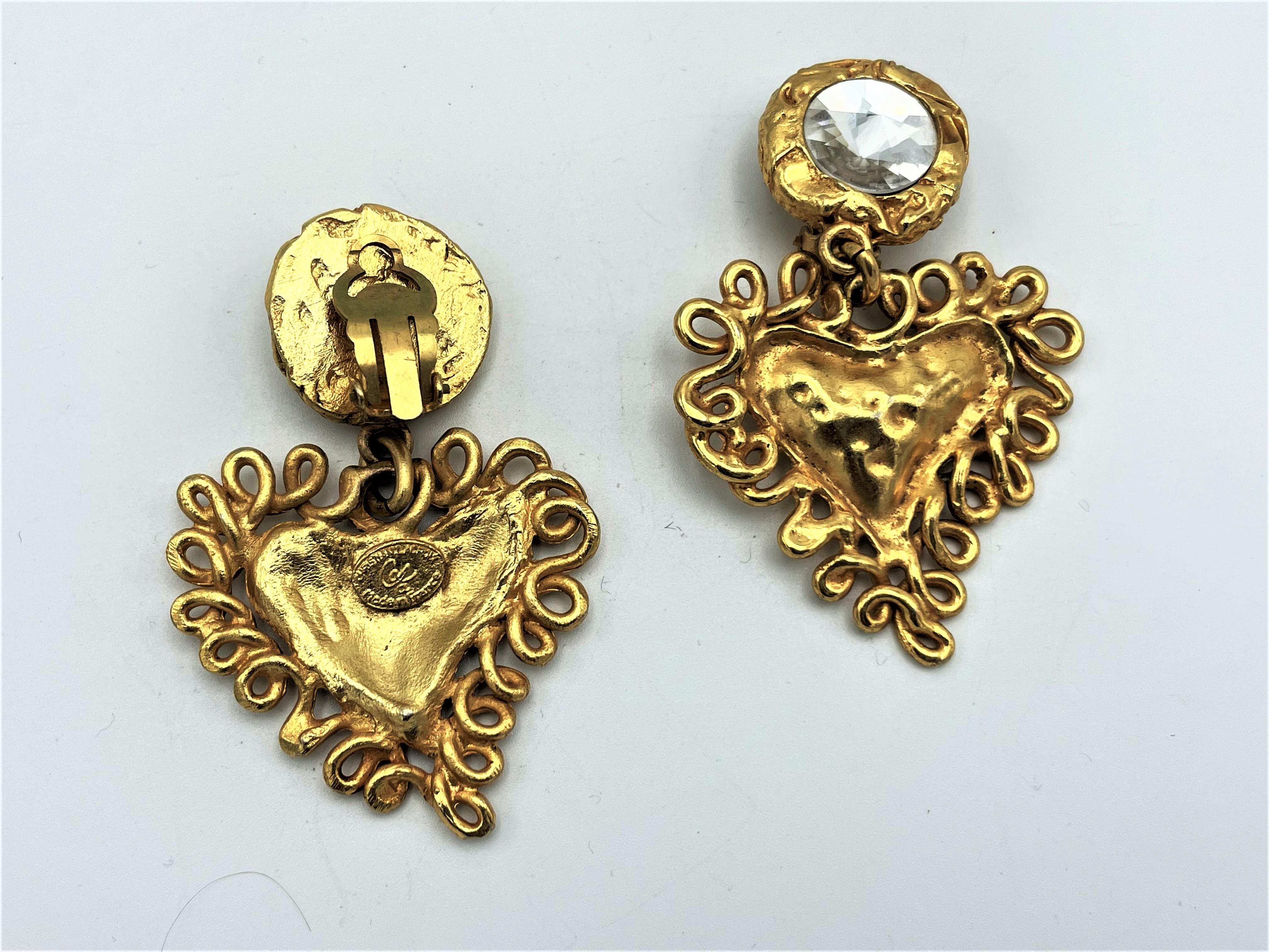 Heart clip-on earring by Christian Lacroix Paris, gold plated, signed 1980s In Excellent Condition In Stuttgart, DE