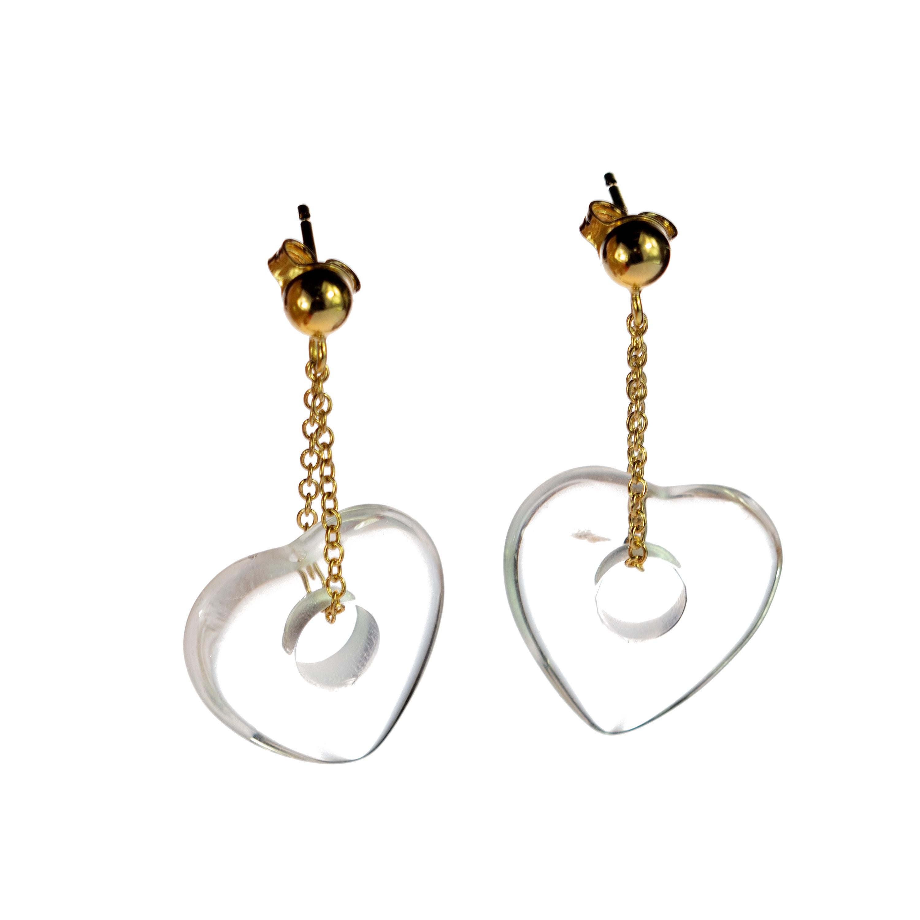 Romantique Pendants d'oreilles en or jaune 18 carats en forme de cœur et de roche en cristal de cœur de Valentin en vente