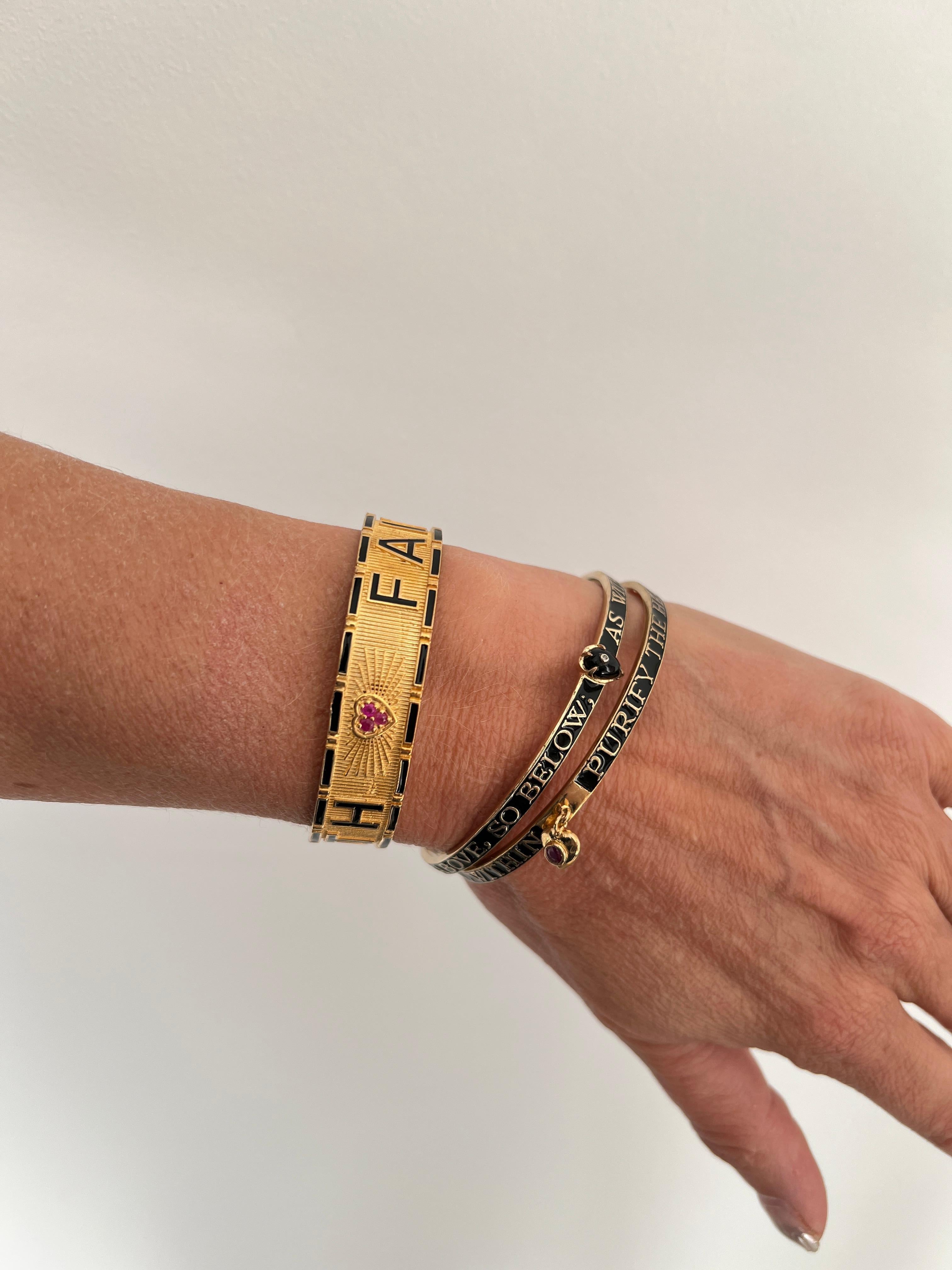 Rubinrotes Herzarmband mit Diamanten und hellrosa Emaille - 