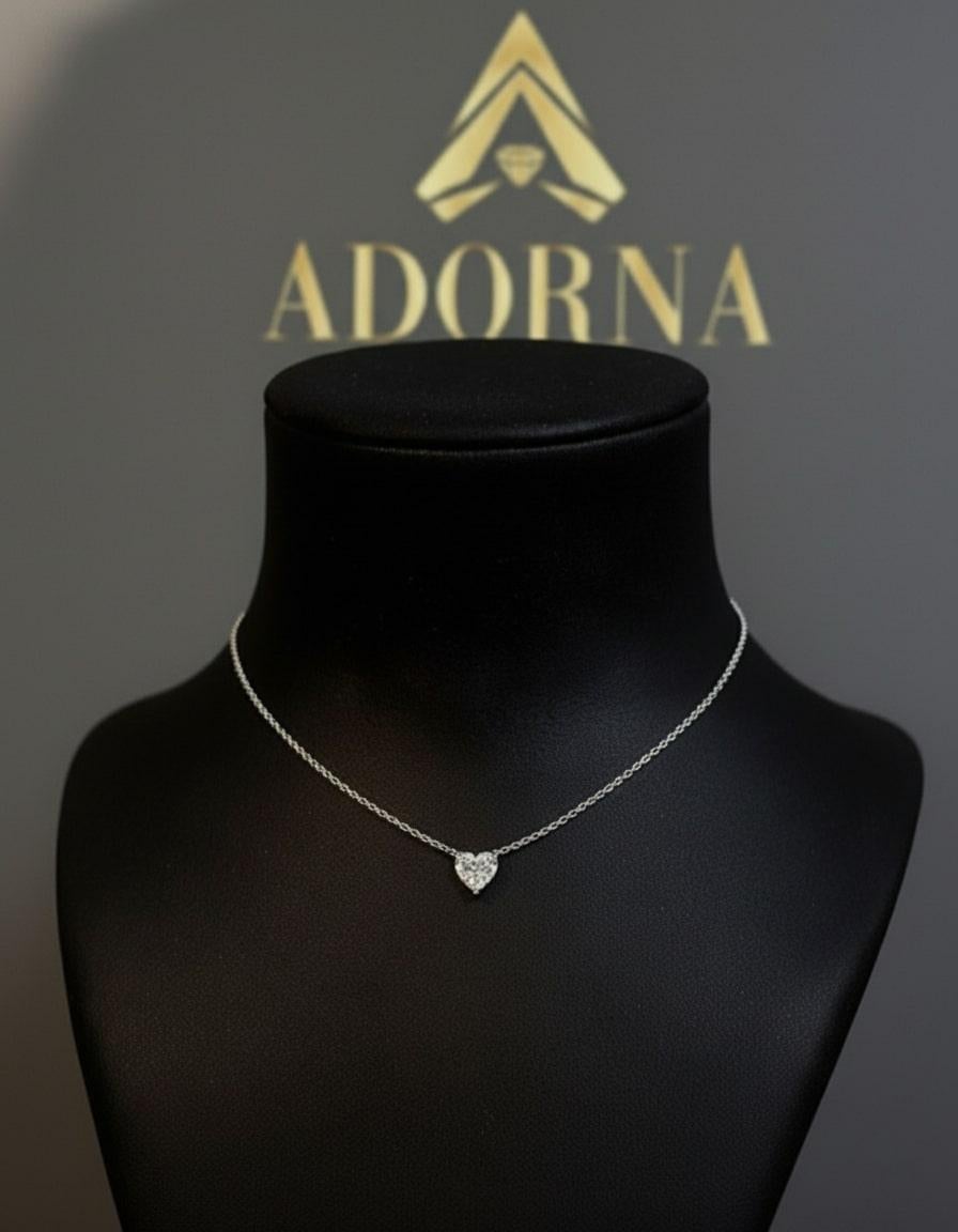Collier pendentif en or blanc 14K (ou 18k sur demande) avec diamants en forme de cœur Neuf - En vente à Los Angeles, CA