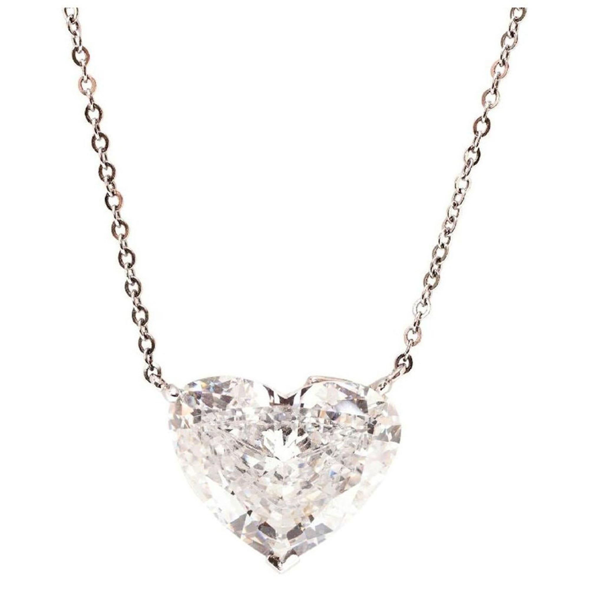 Collier solitaire en or jaune 14 carats avec diamants taille cœur