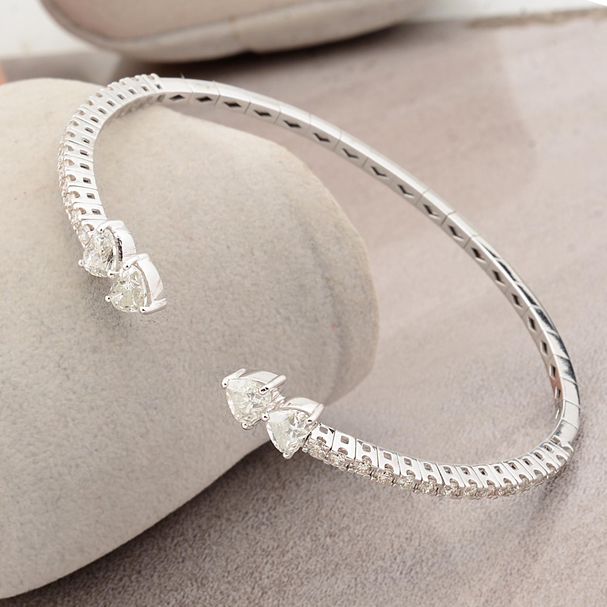 Moderne Heart Cut 2.80Ct Natural Diamond Open Cuff Bangle Bracelet In 14K White Gold en vente