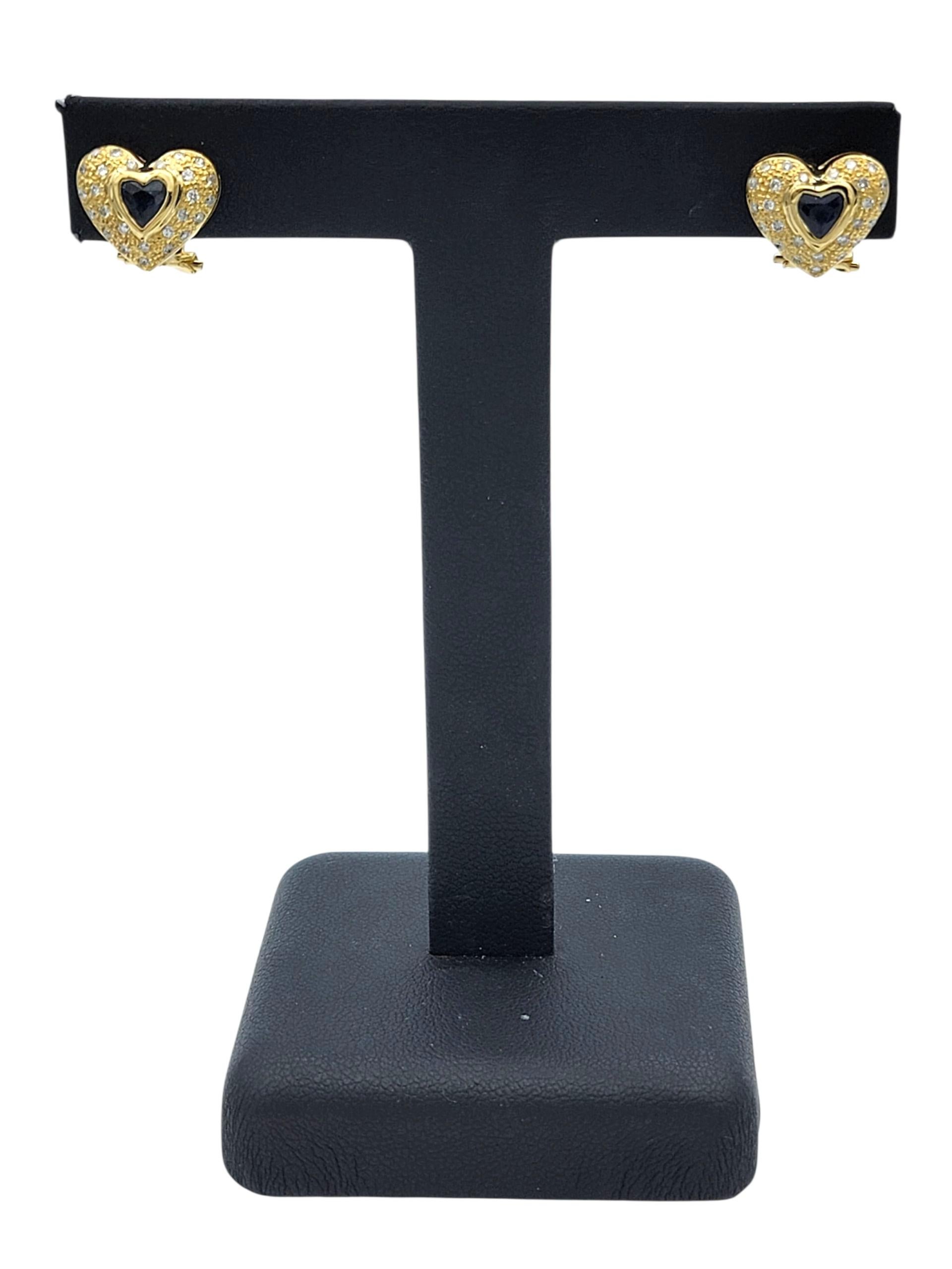 Borchie a cuore con zaffiro blu e pavé di diamanti in oro giallo 18 carati in vendita 4