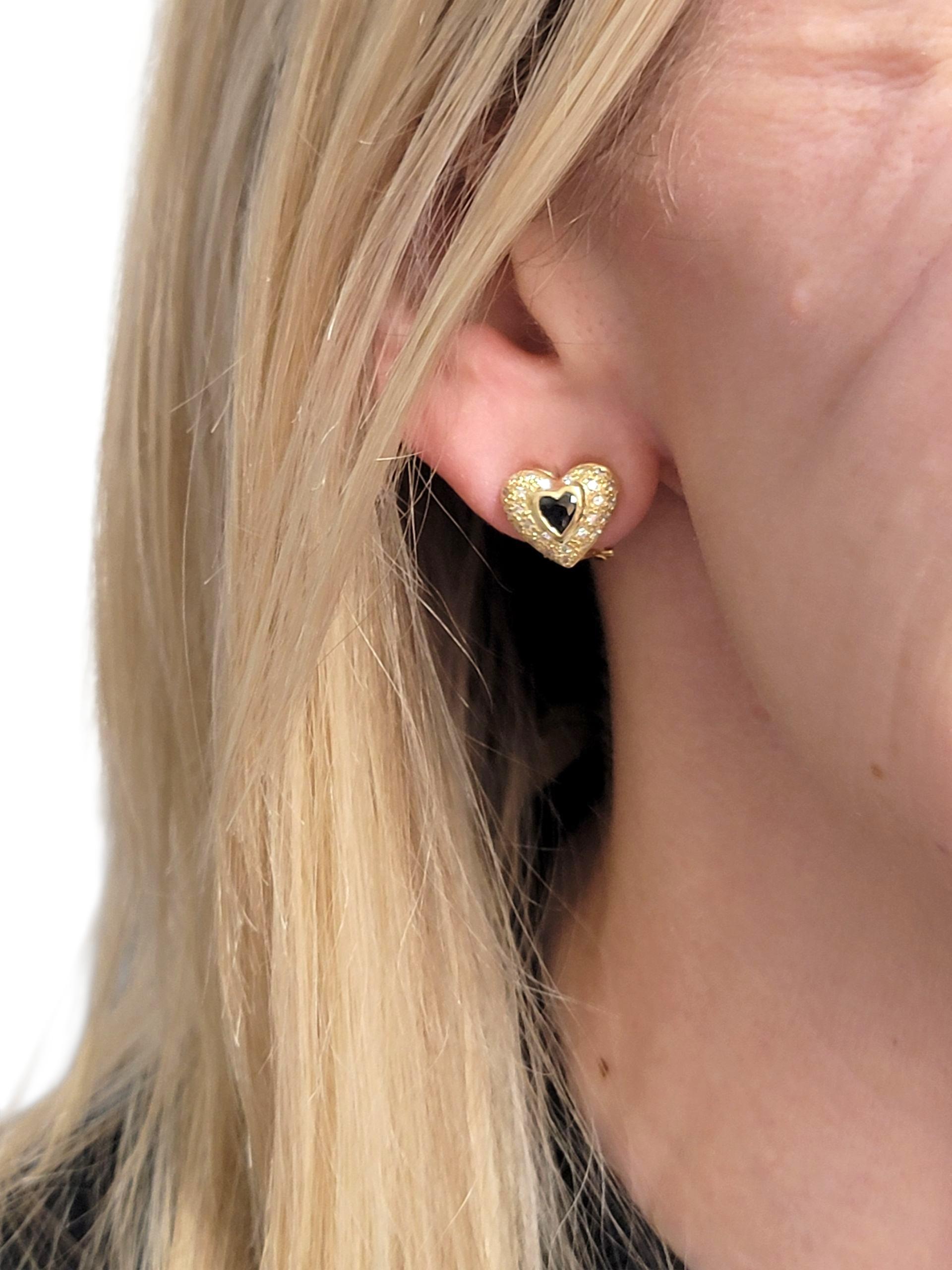 Borchie a cuore con zaffiro blu e pavé di diamanti in oro giallo 18 carati in vendita 5