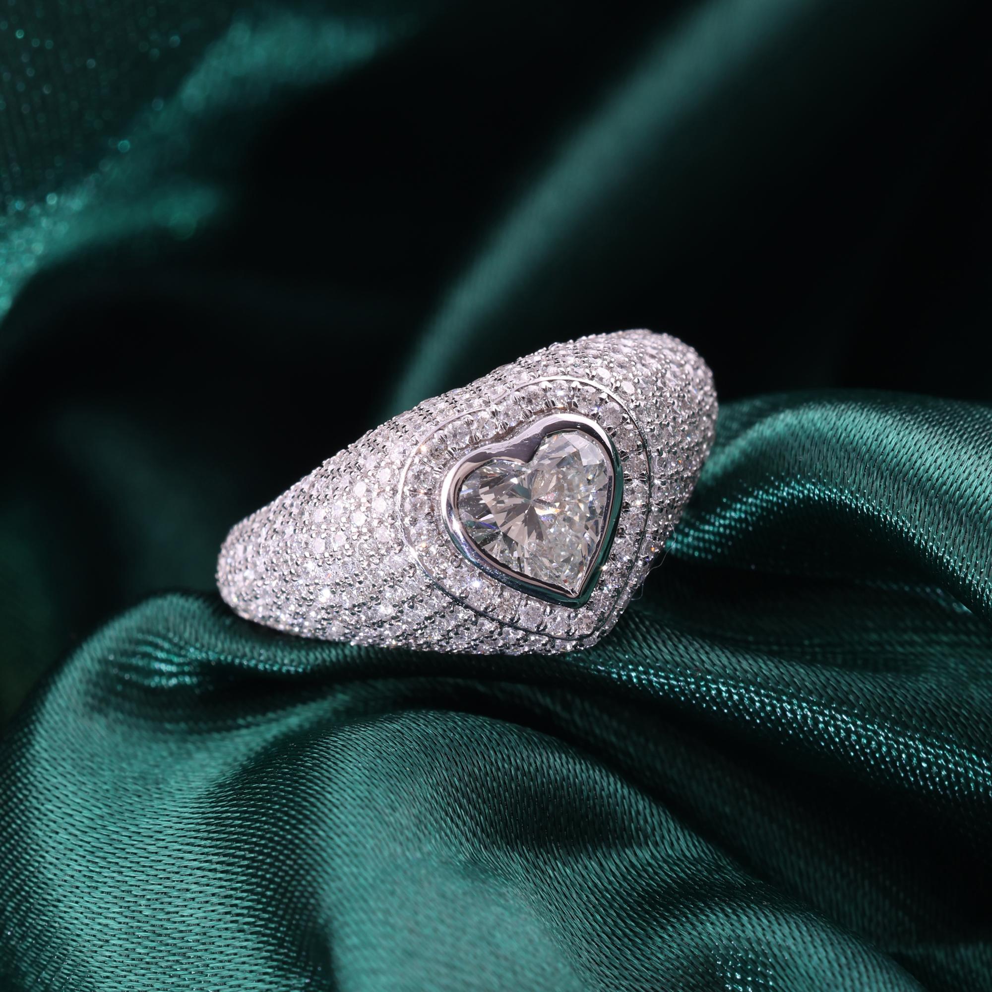 Bague de fiançailles Cocktail en or blanc 14K avec diamant certifié taille cœur Fine Jewelry en vente 4